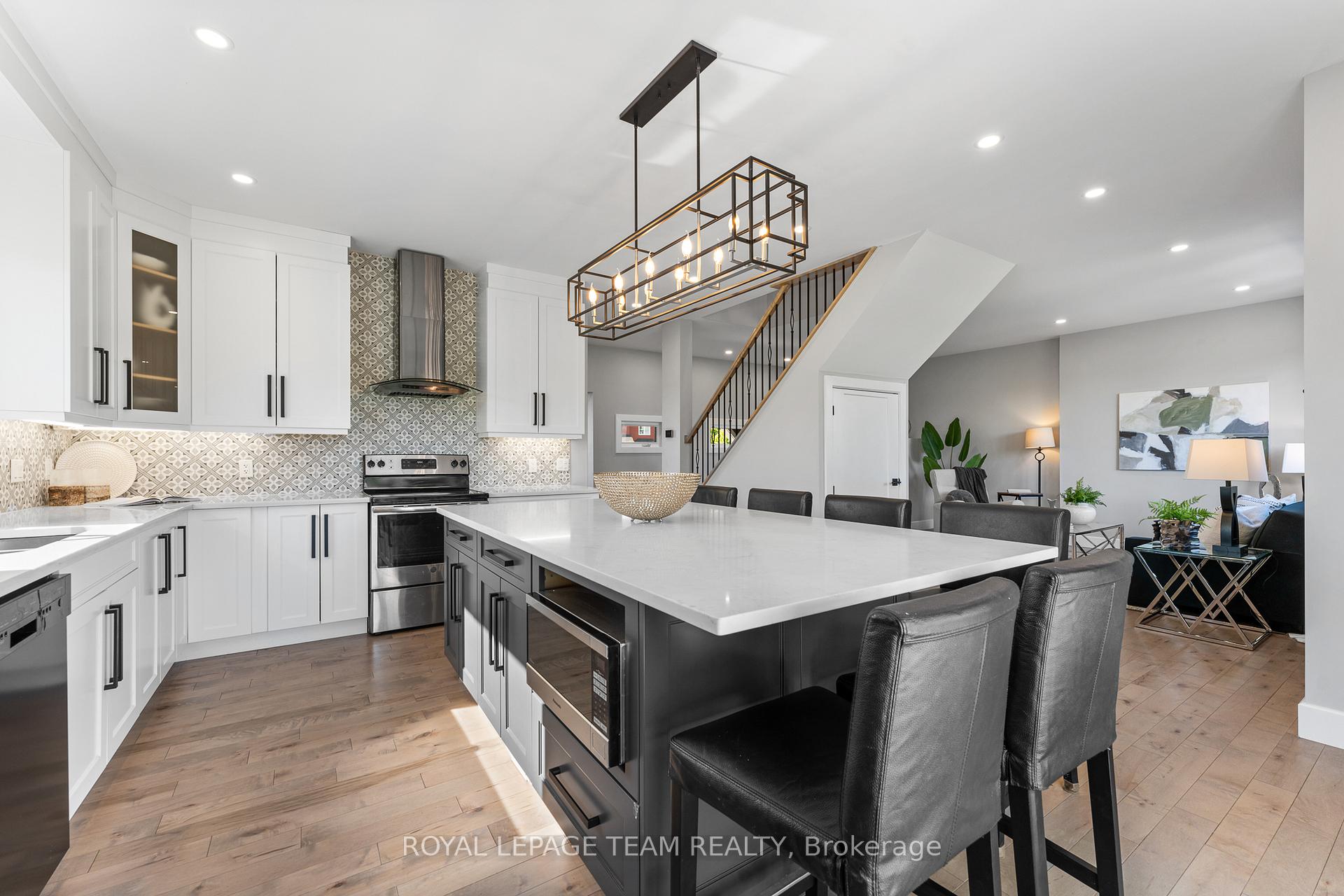 Photo 13 of 126 Grasshopper Lane, Ottawa, Dunrobin Shores — HOMEH