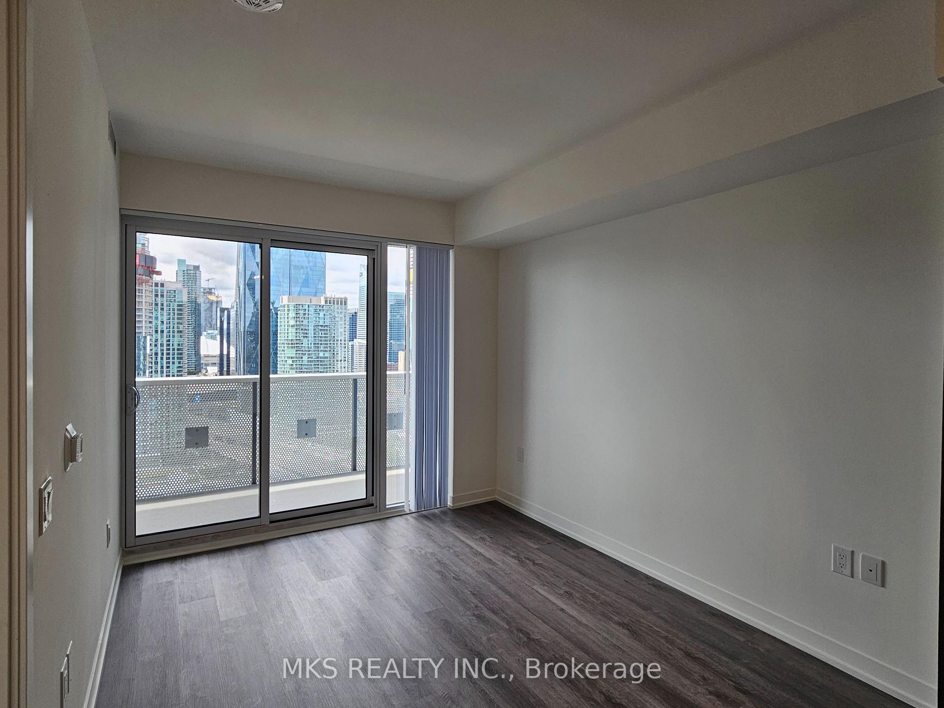 Photo 4 of Unit 3012, 138 Downes Street, Toronto, Waterfront Communities — HOMEH