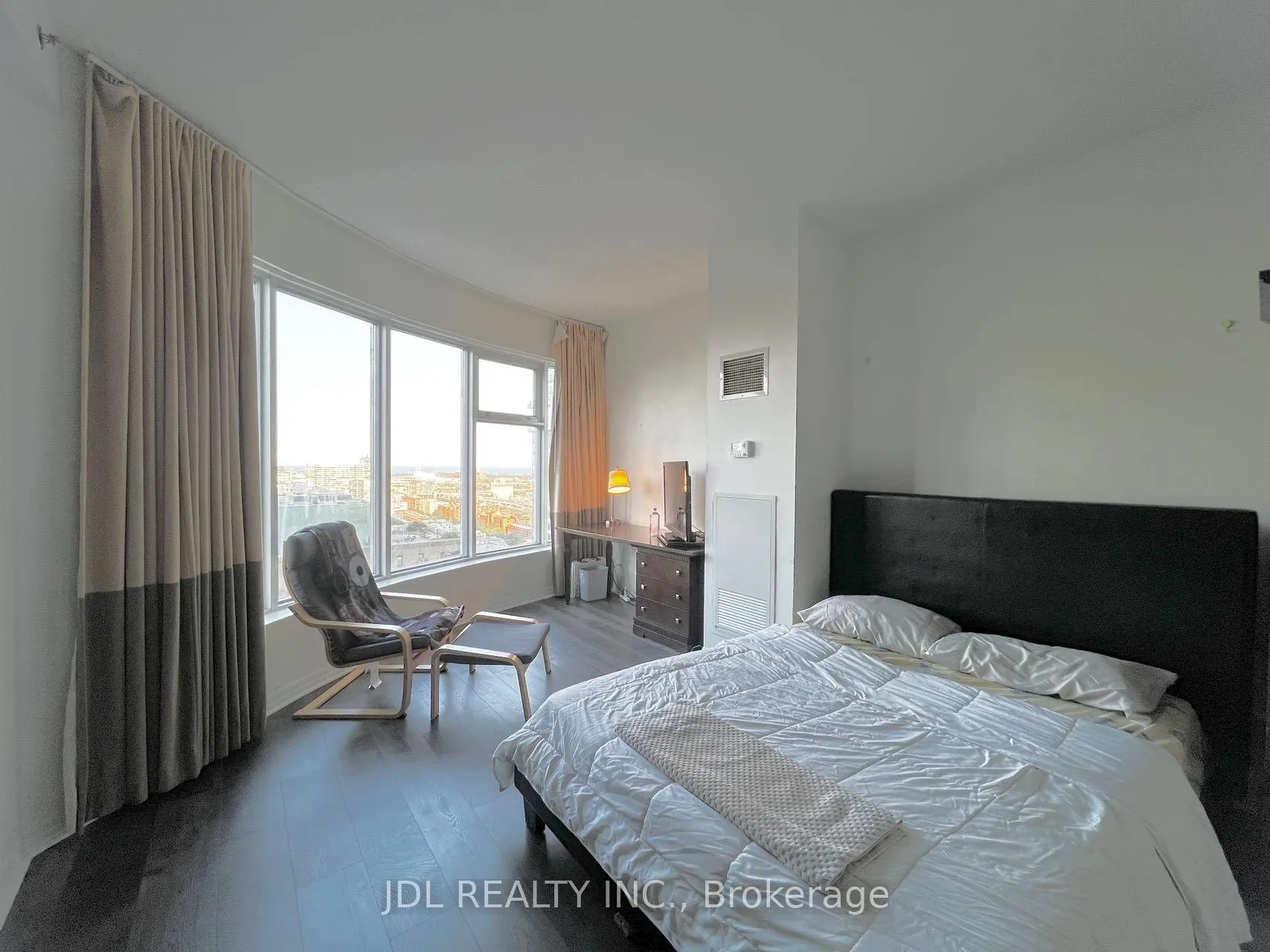 Photo 3 of Unit 2706, 1 King Street W, Toronto, Bay Street Corridor — HOMEH