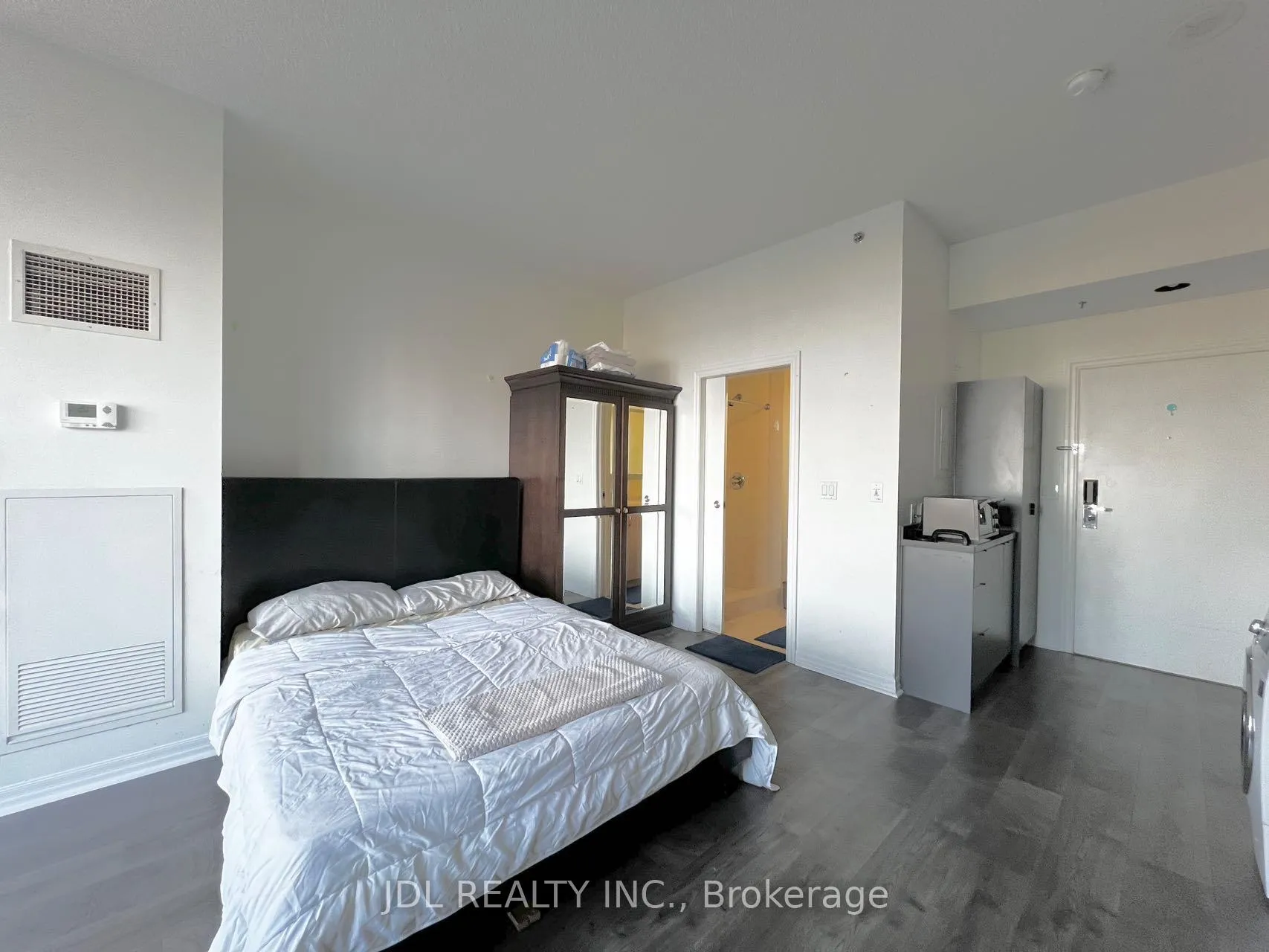 Photo 7 of Unit 2706, 1 King Street W, Toronto, Bay Street Corridor — HOMEH