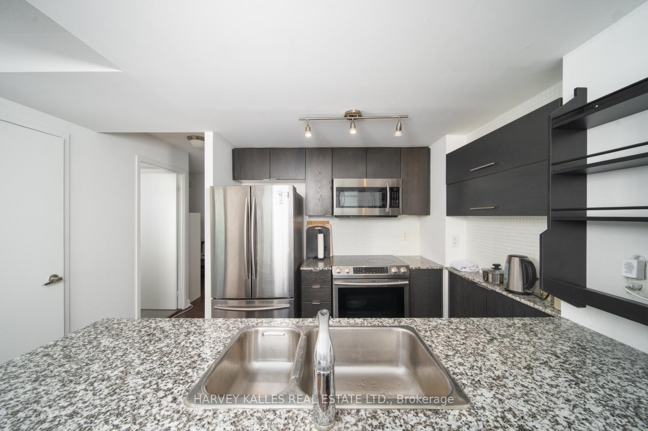 Photo 8 of Unit 3210, 15 Fort York Boulevard, Toronto, Waterfront Communities — HOMEH