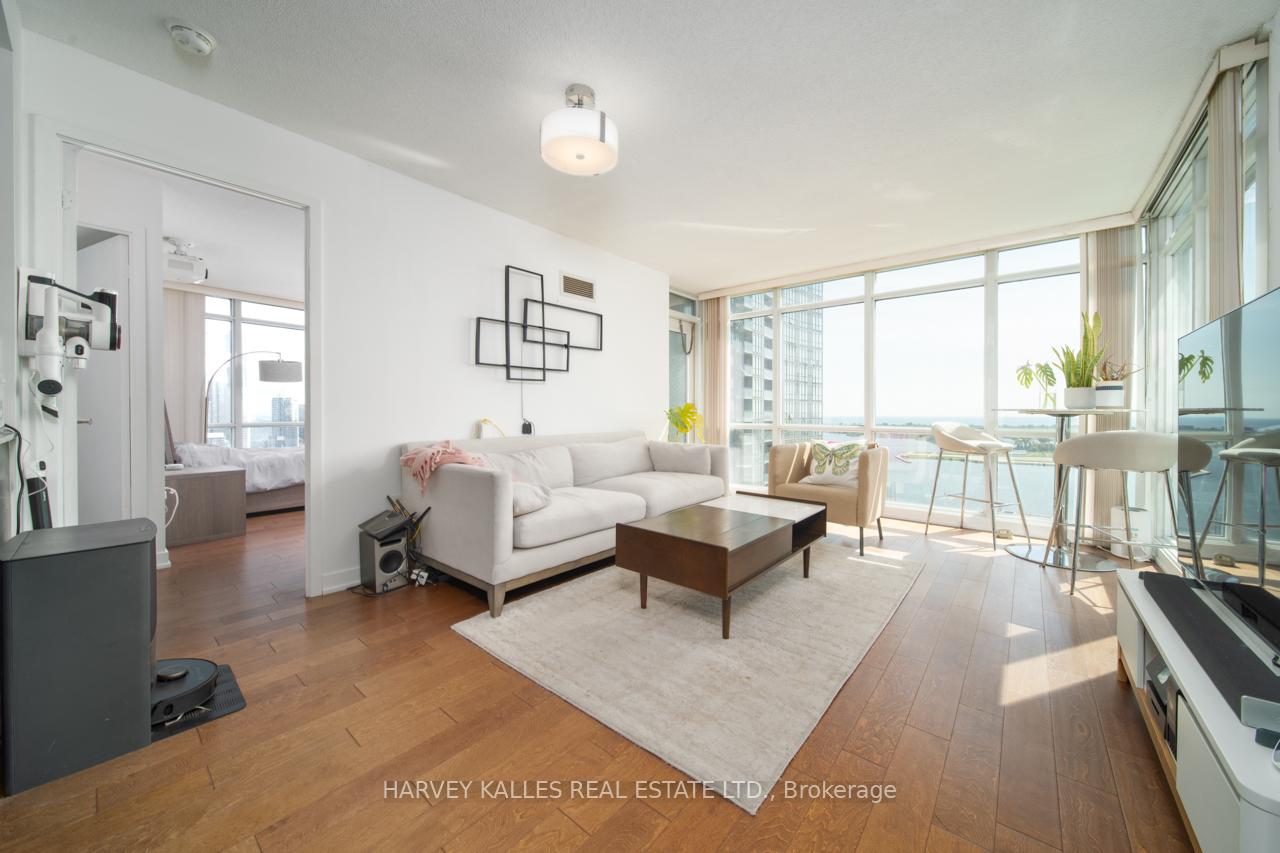 Photo 11 of Unit 3210, 15 Fort York Boulevard, Toronto, Waterfront Communities — HOMEH