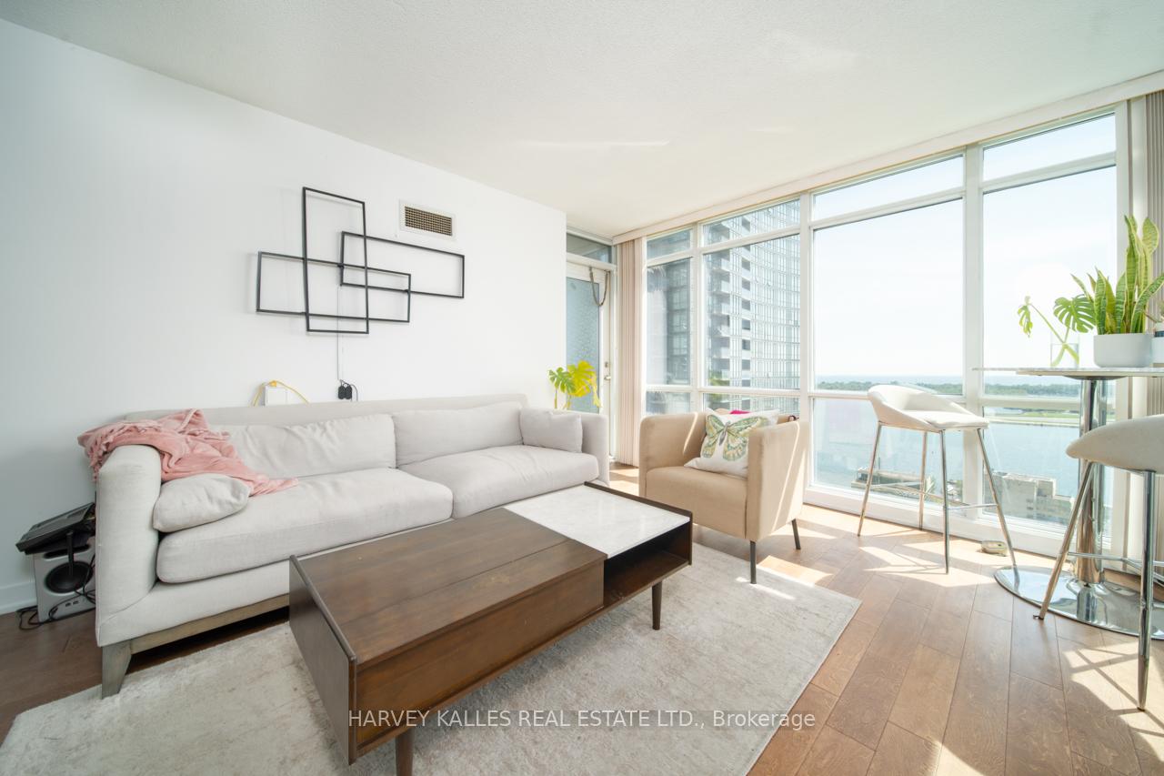 Photo 13 of Unit 3210, 15 Fort York Boulevard, Toronto, Waterfront Communities — HOMEH