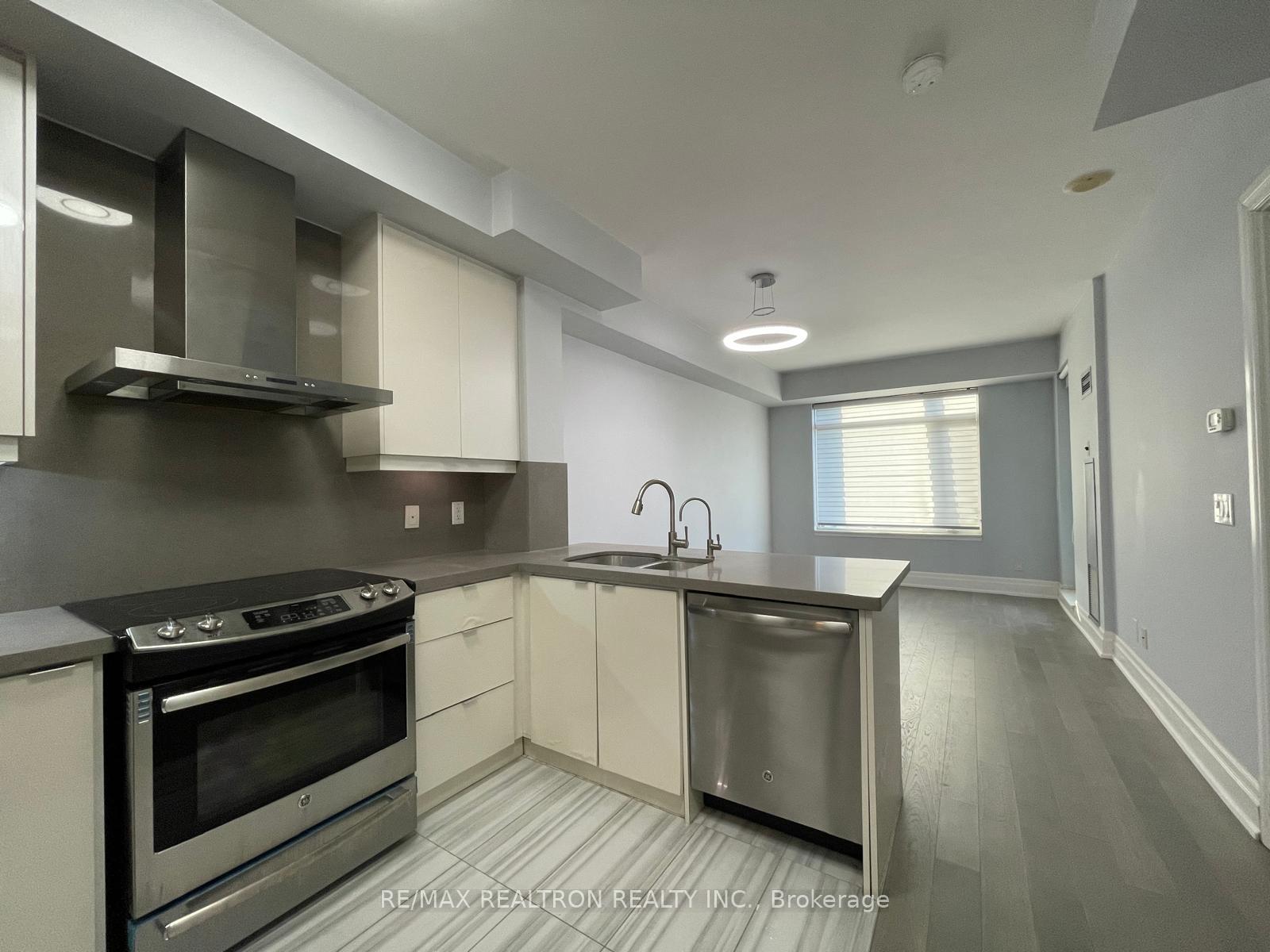 Photo 5 of Unit 307, 111 Upper Duke Crescent, Markham, Unionville — HOMEH