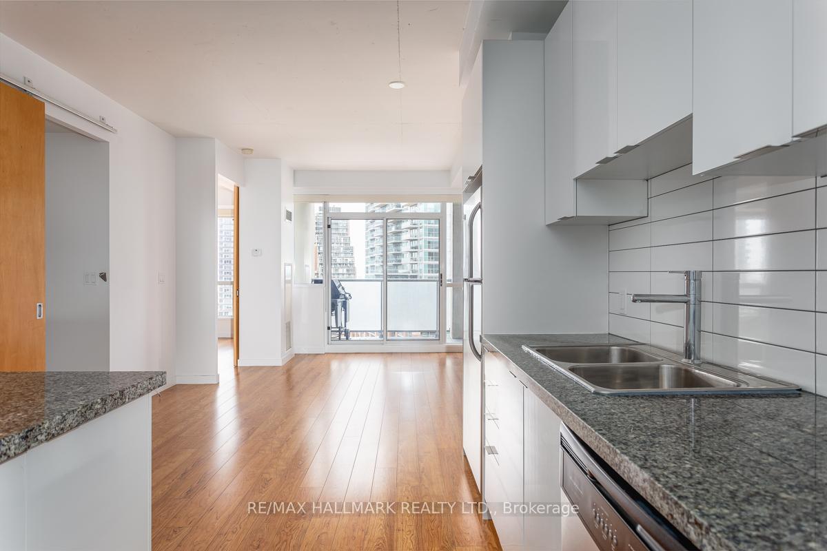 Front of Unit 1120, 1 Shaw Street