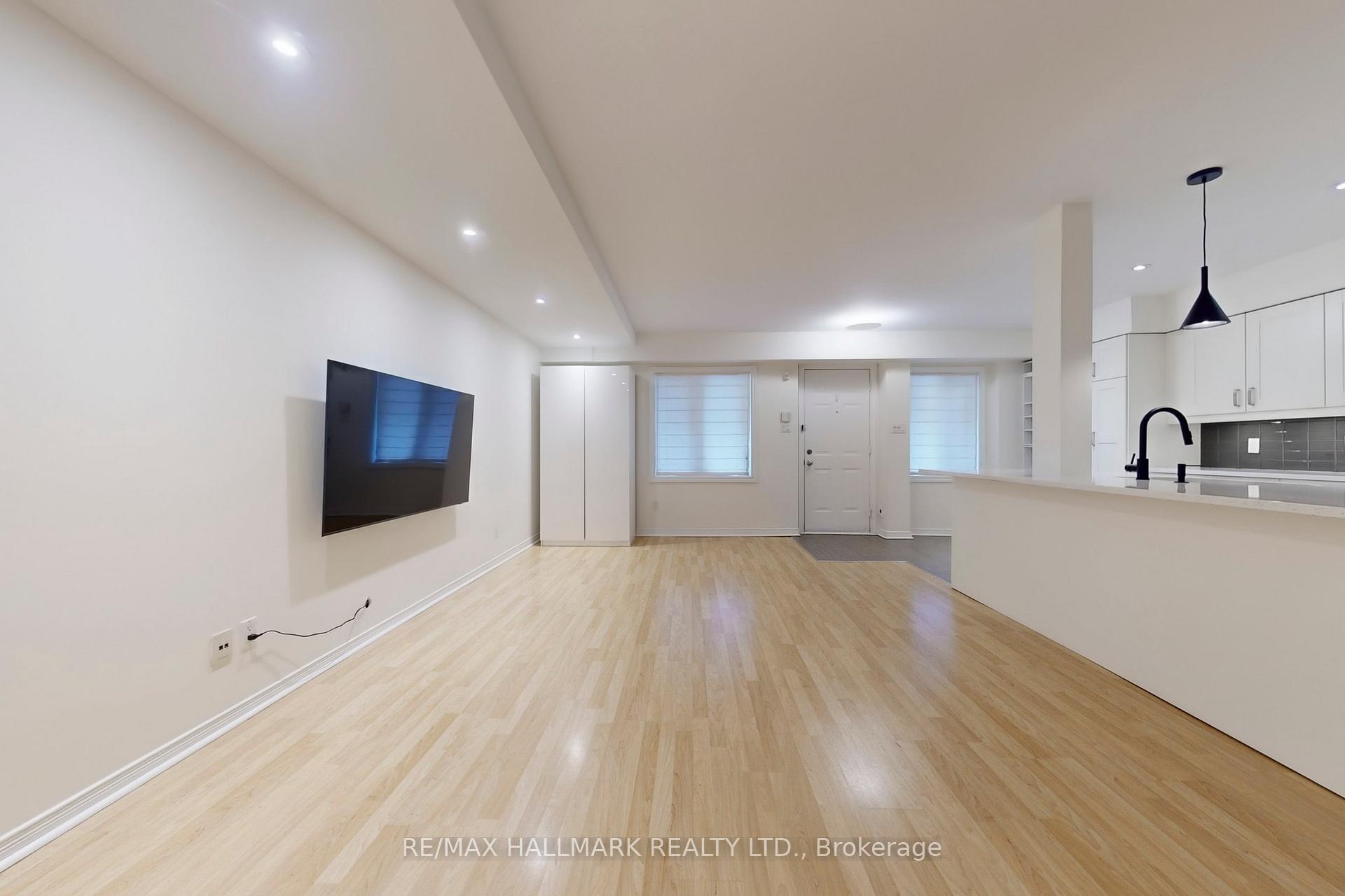 Photo 3 of Unit 608, 12 Sudbury Street, Toronto, Niagara — HOMEH