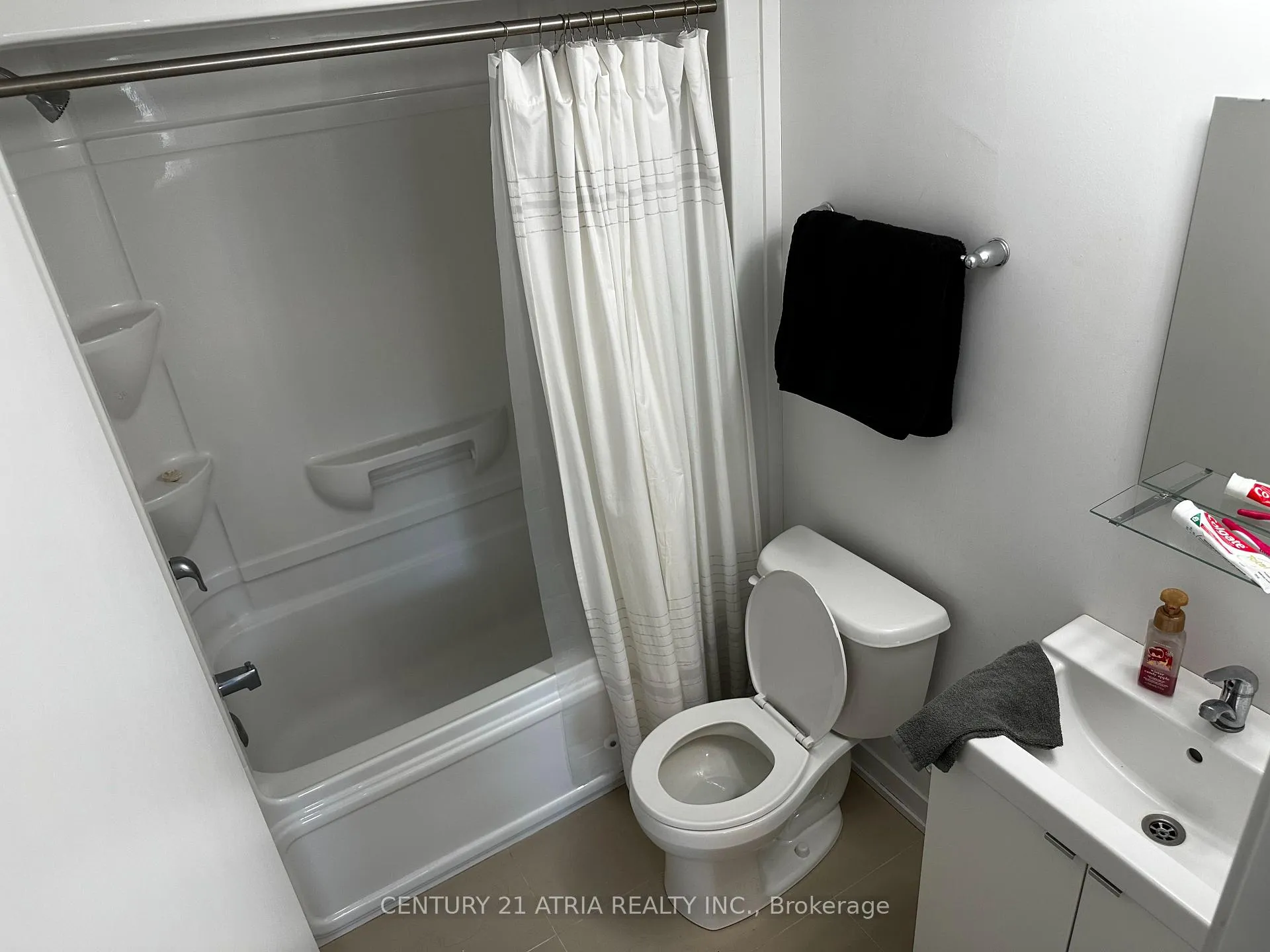 Photo 6 of Unit 105, 1780 Simcoe Street N, Oshawa, Samac — HOMEH