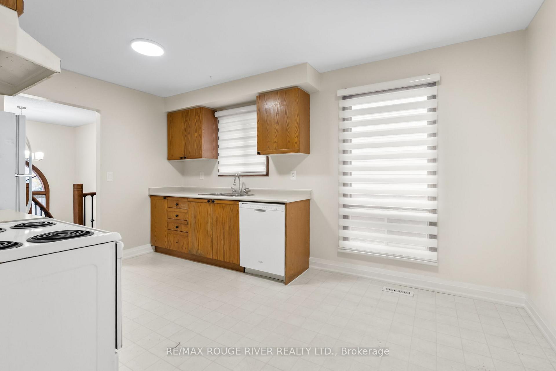 Photo 10 of 16 Borland Court, Clarington, Bowmanville — HOMEH