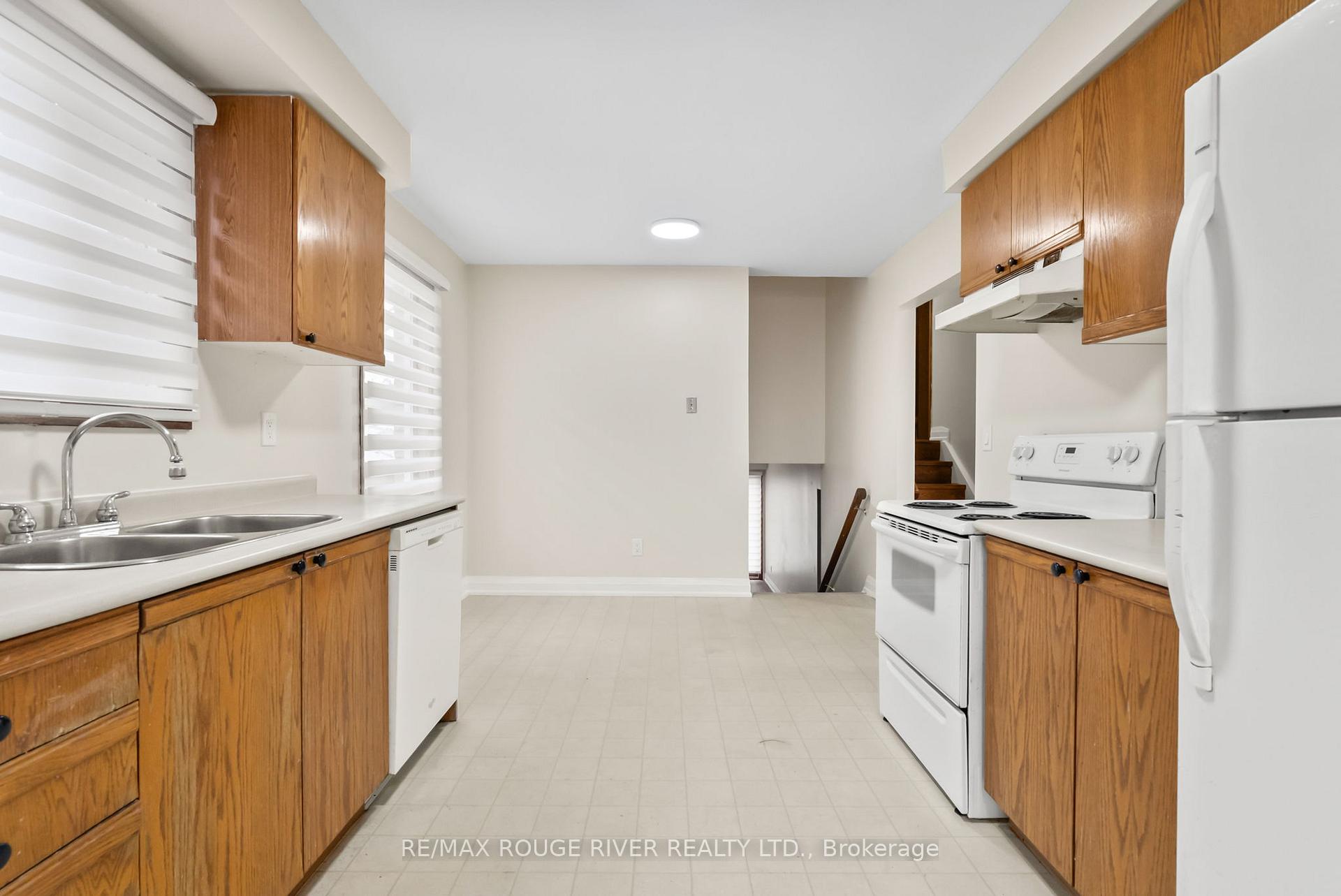 Photo 14 of 16 Borland Court, Clarington, Bowmanville — HOMEH
