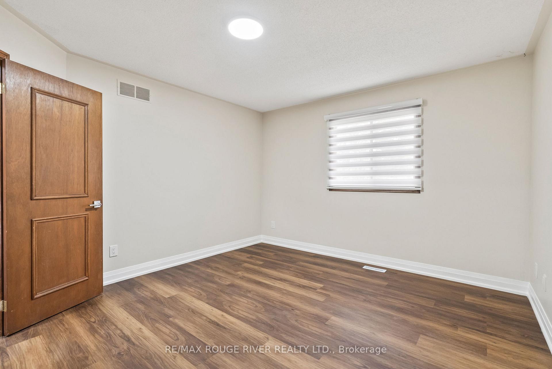 Photo 22 of 16 Borland Court, Clarington, Bowmanville — HOMEH