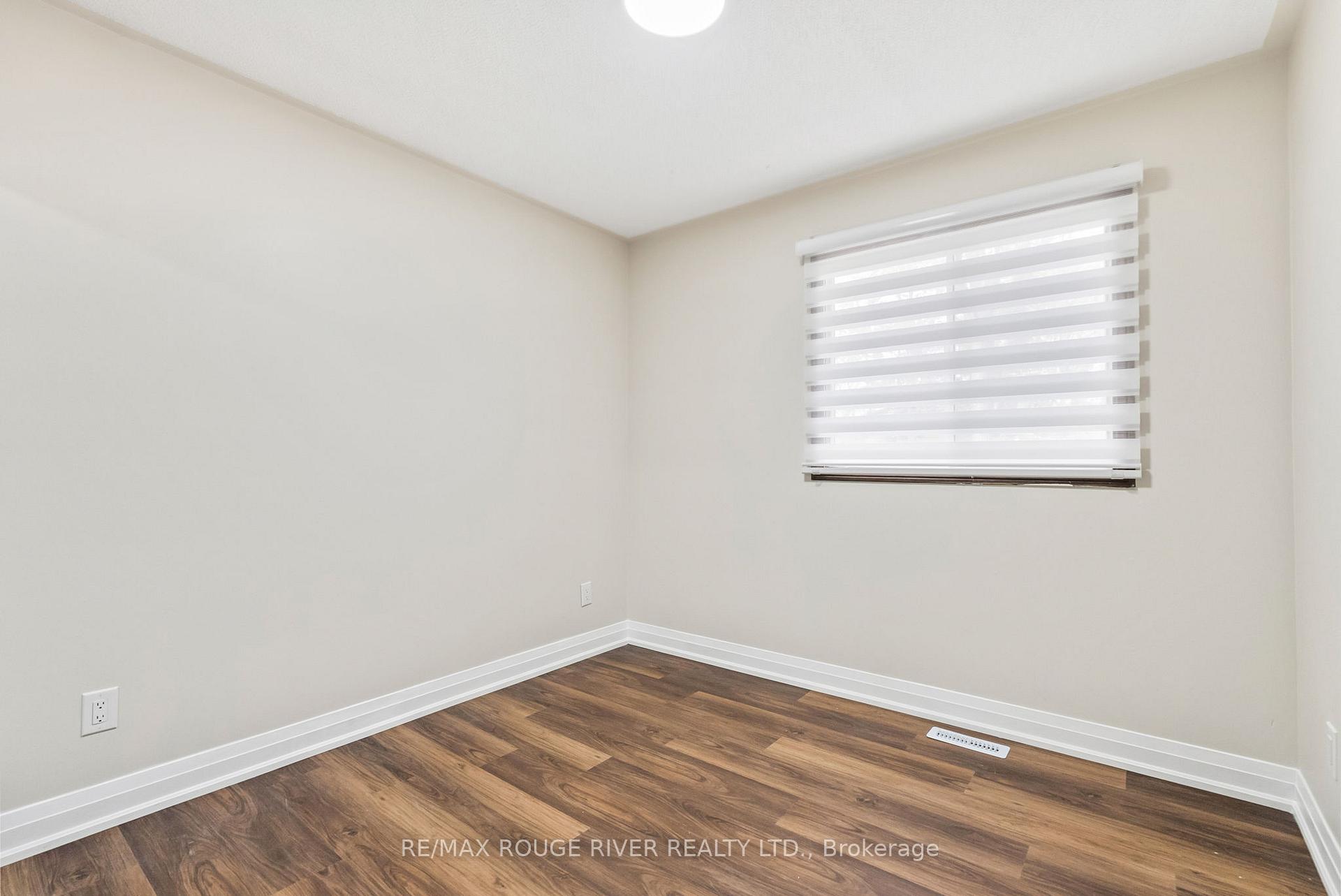 Photo 23 of 16 Borland Court, Clarington, Bowmanville — HOMEH