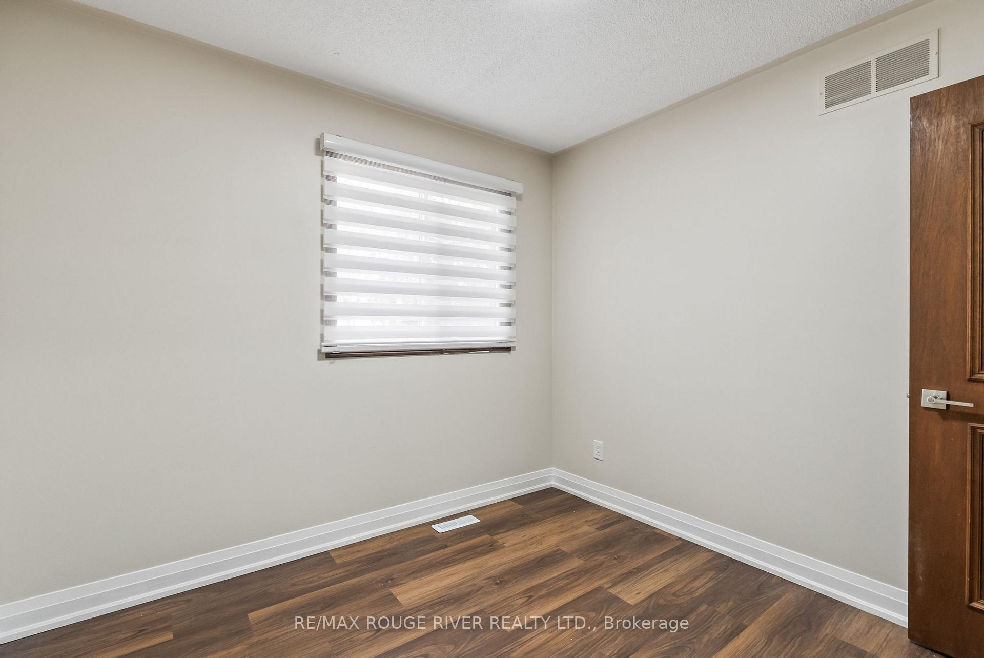 Photo 25 of 16 Borland Court, Clarington, Bowmanville — HOMEH