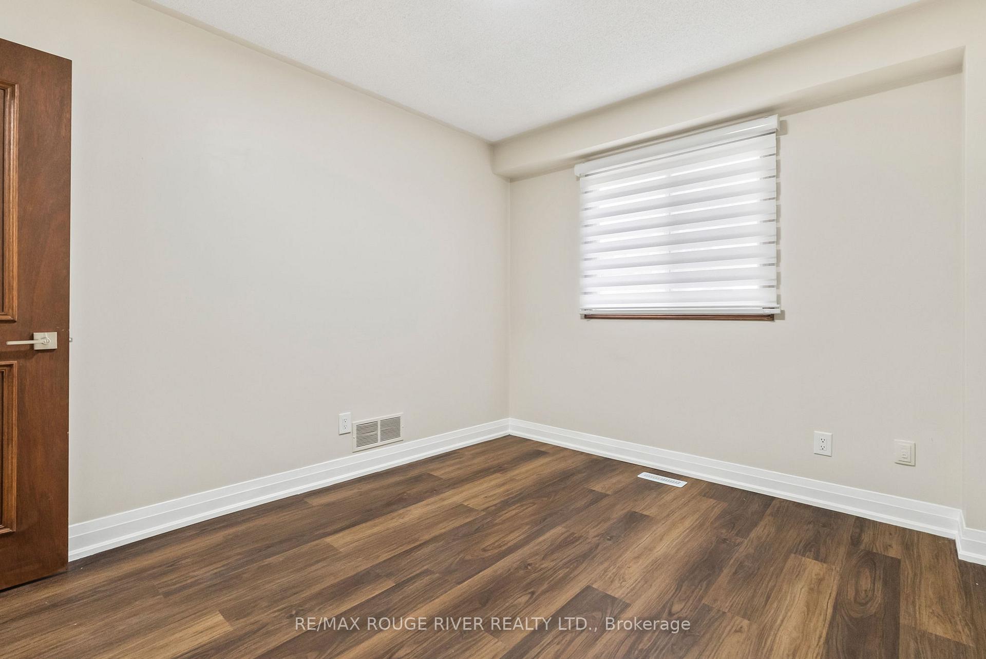 Photo 36 of 16 Borland Court, Clarington, Bowmanville — HOMEH
