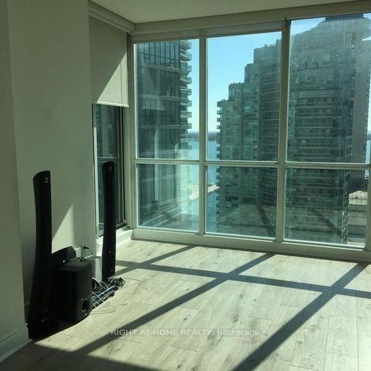 Photo 5 of Unit 1808, 18 Harbour Street, Toronto, Waterfront Communities — HOMEH
