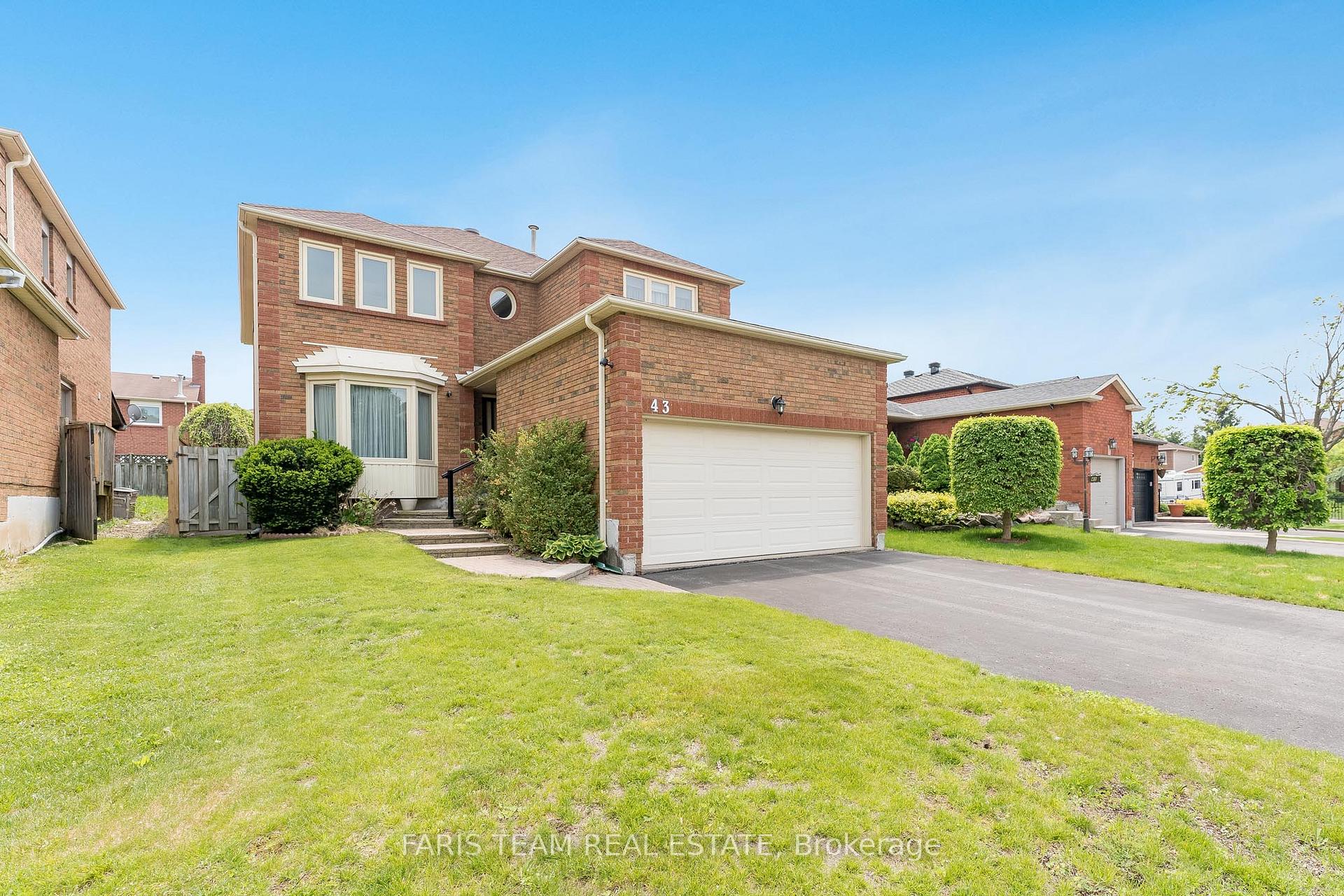 Photo 2 of 43 McDougall Drive, Barrie, West Bayfield — HOMEH