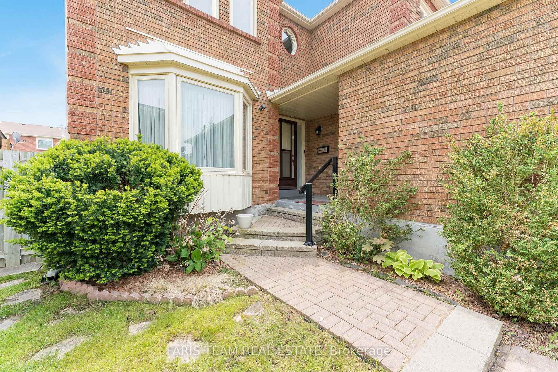 Photo 3 of 43 McDougall Drive, Barrie, West Bayfield — HOMEH