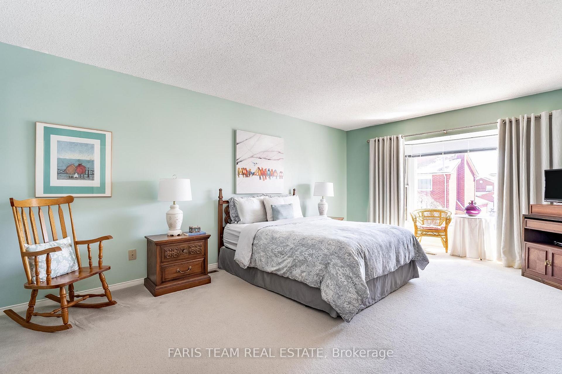 Photo 15 of 43 McDougall Drive, Barrie, West Bayfield — HOMEH
