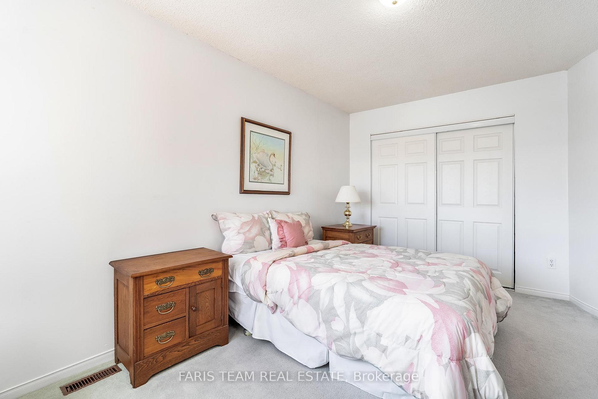 Photo 19 of 43 McDougall Drive, Barrie, West Bayfield — HOMEH