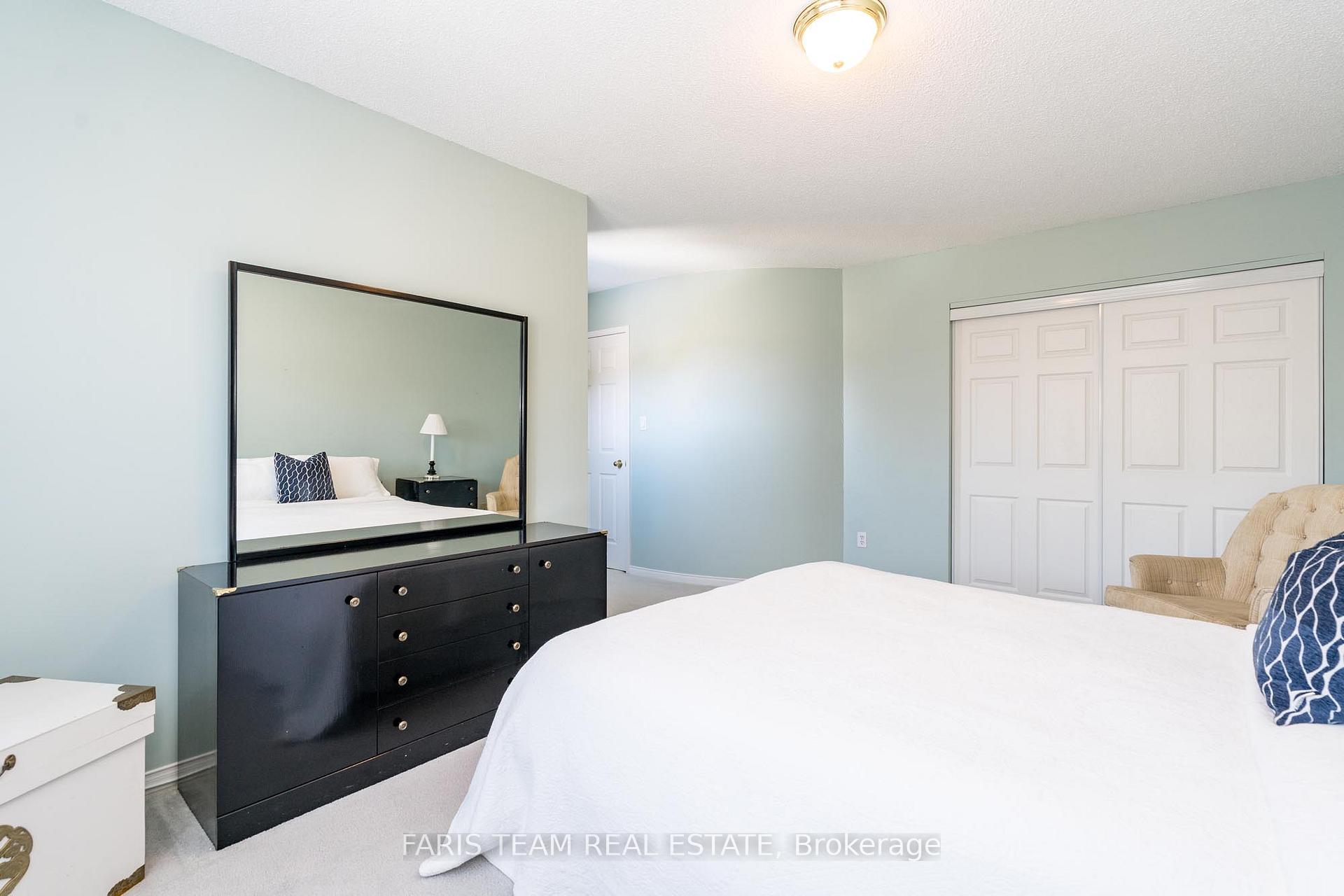 Photo 21 of 43 McDougall Drive, Barrie, West Bayfield — HOMEH