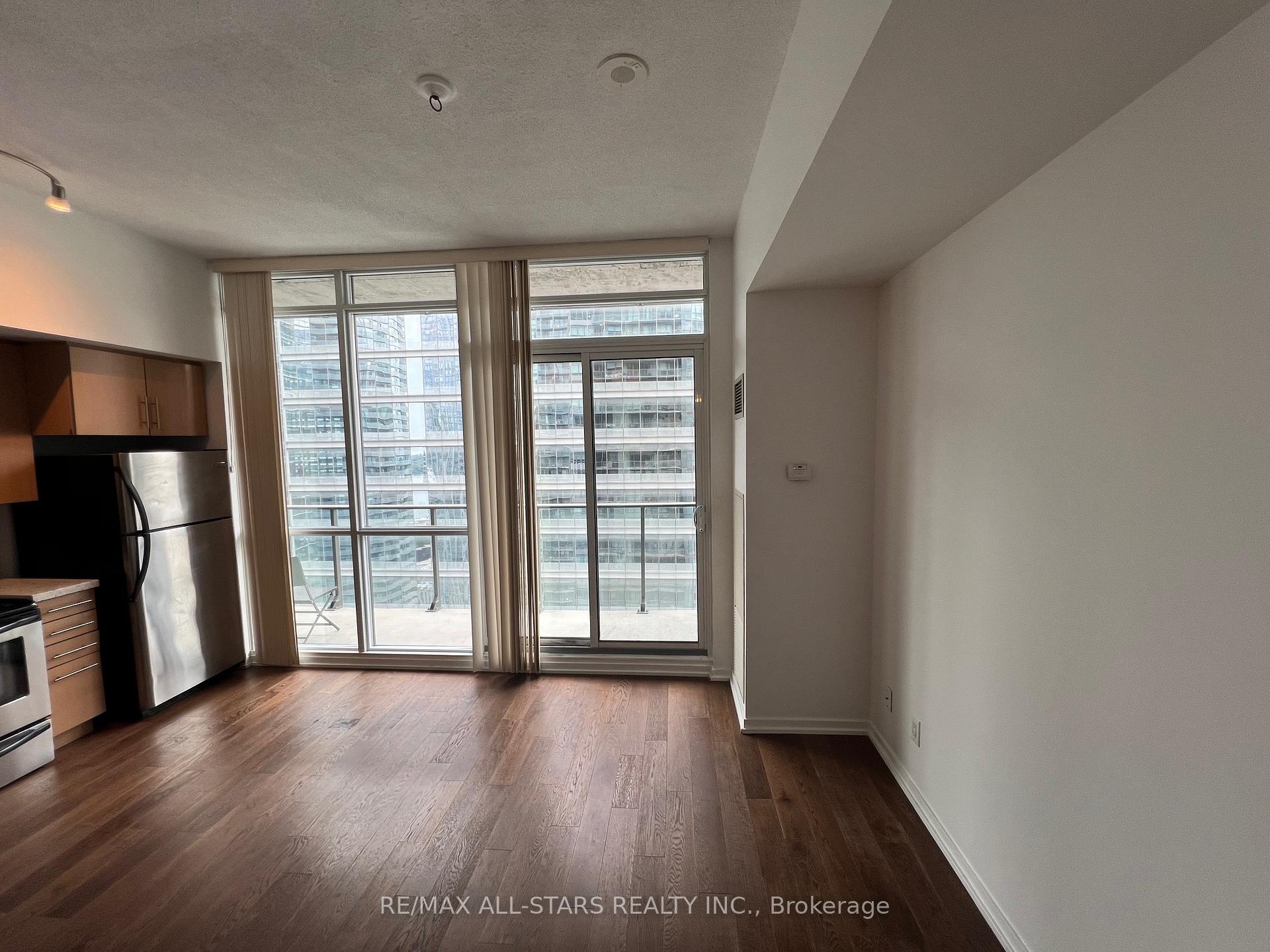 Photo 10 of Unit 3107, 65 Bremner Boulevard, Toronto, Waterfront Communities — HOMEH