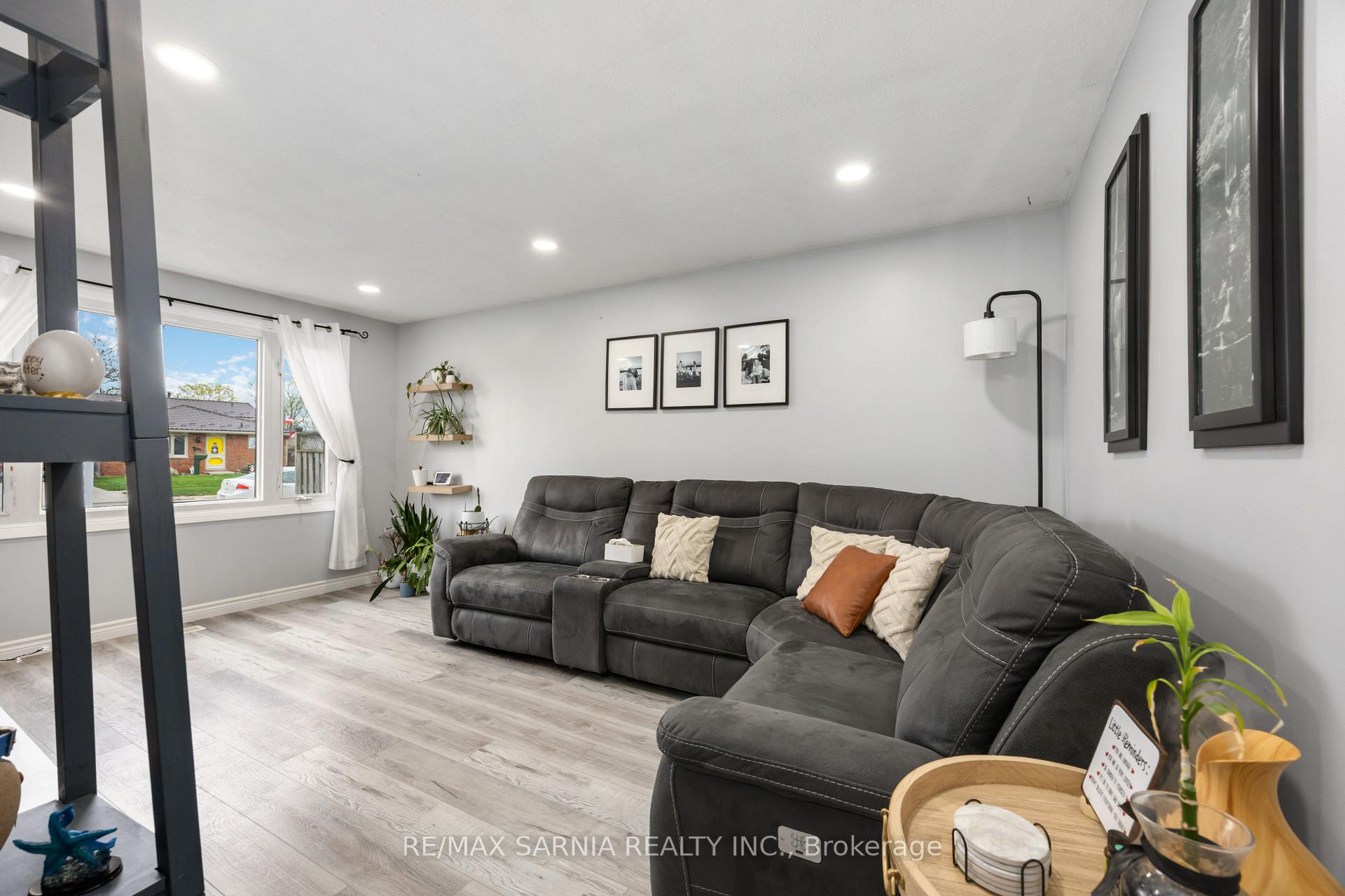Photo 4 of 146 Michener Road, Chatham-Kent, Chatham — HOMEH