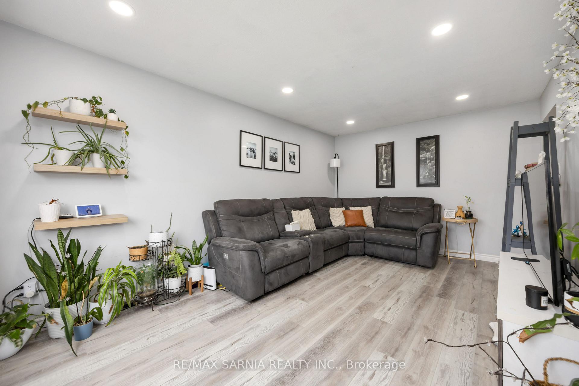 Photo 5 of 146 Michener Road, Chatham-Kent, Chatham — HOMEH