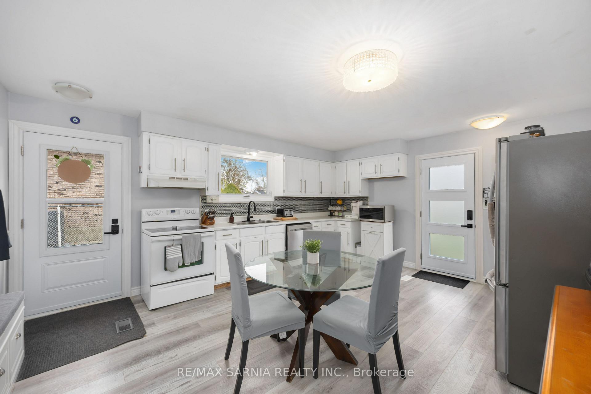 Photo 8 of 146 Michener Road, Chatham-Kent, Chatham — HOMEH