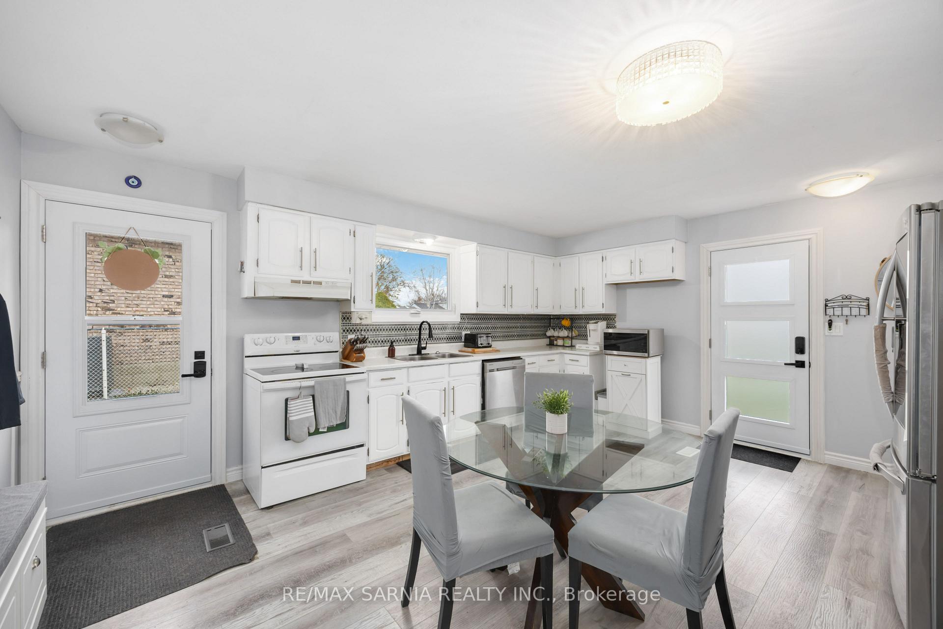 Photo 11 of 146 Michener Road, Chatham-Kent, Chatham — HOMEH