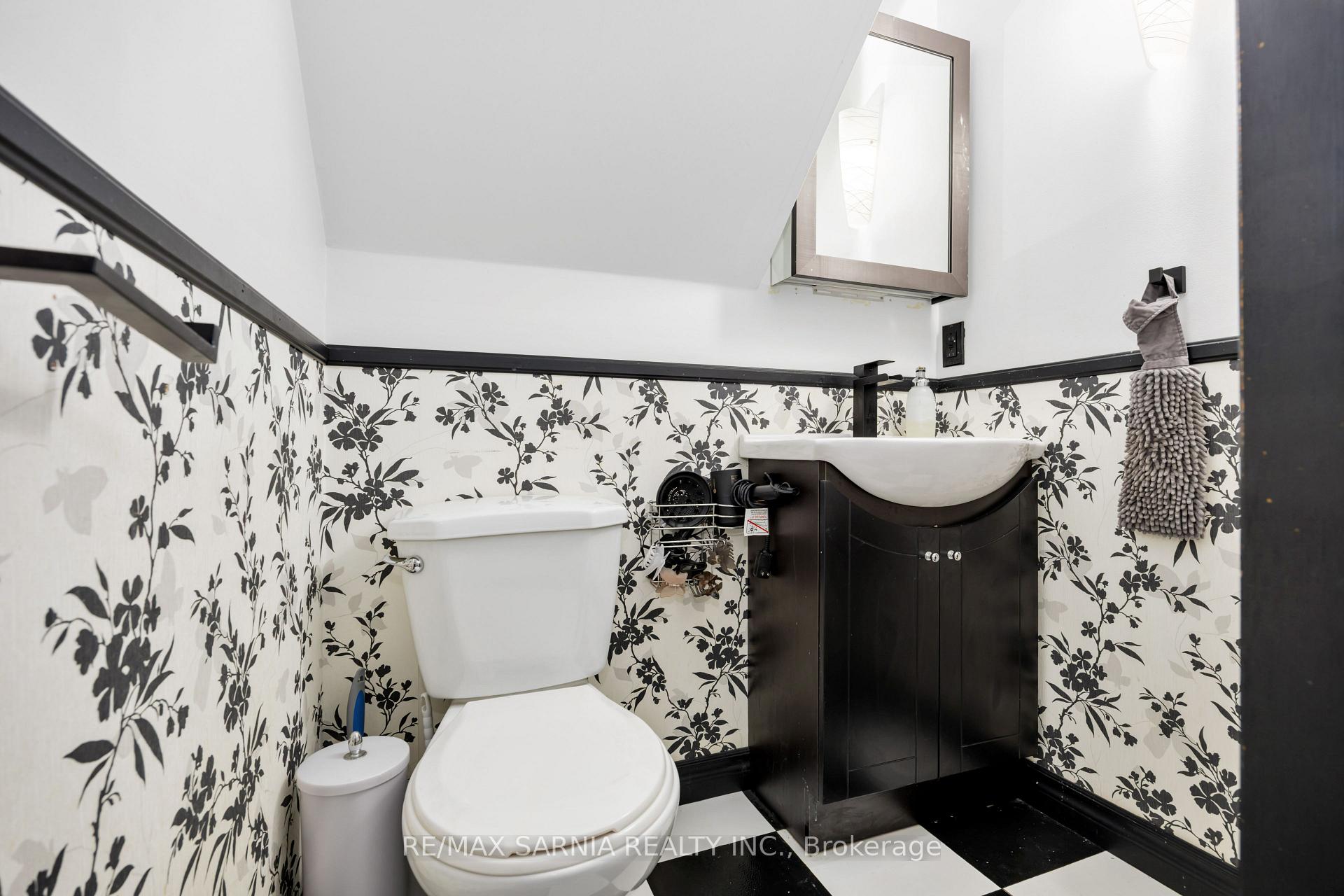 Photo 27 of 146 Michener Road, Chatham-Kent, Chatham — HOMEH