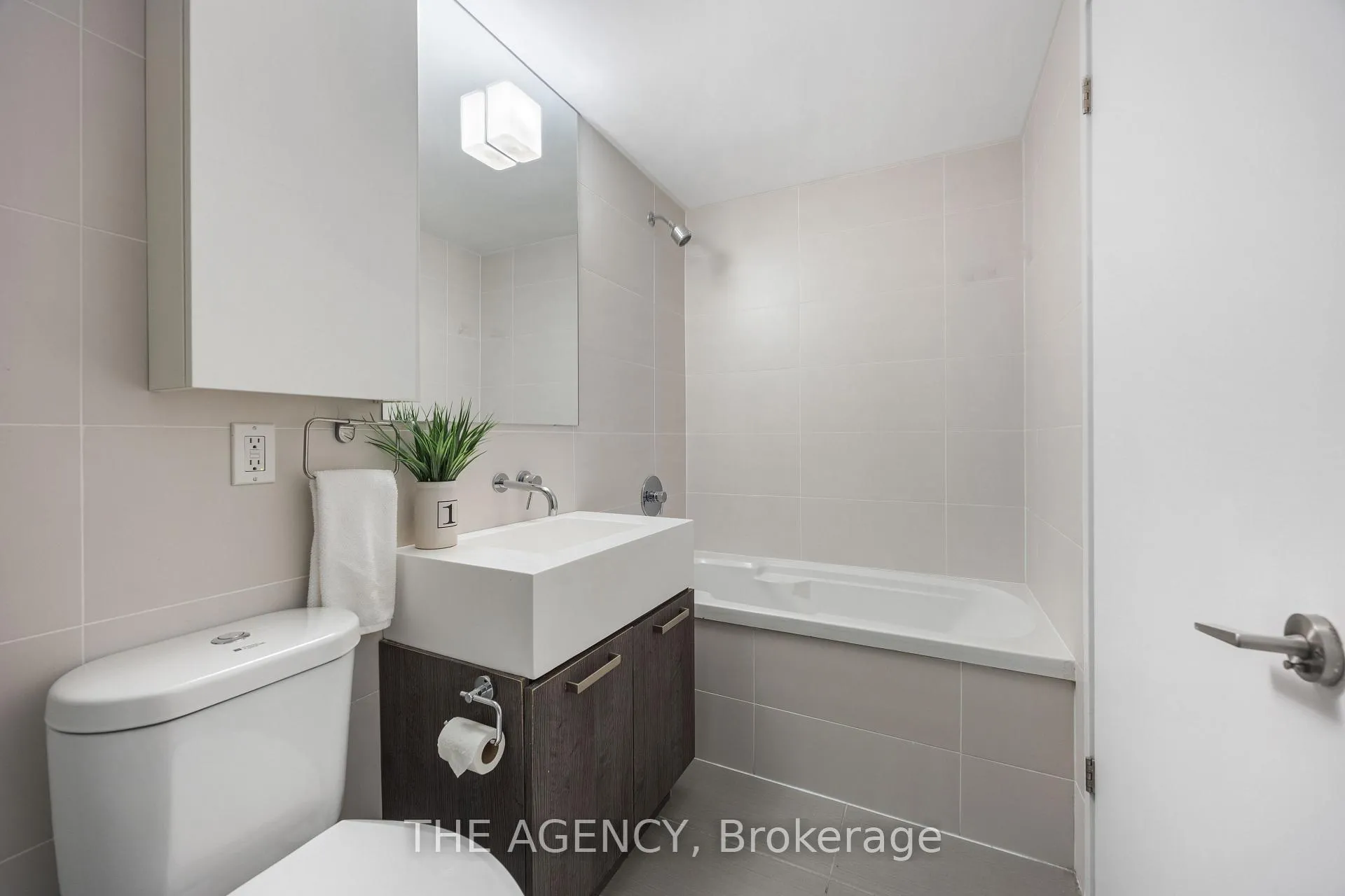 Photo 28 of Unit 1011, 560 King Street W, Toronto, Waterfront Communities — HOMEH