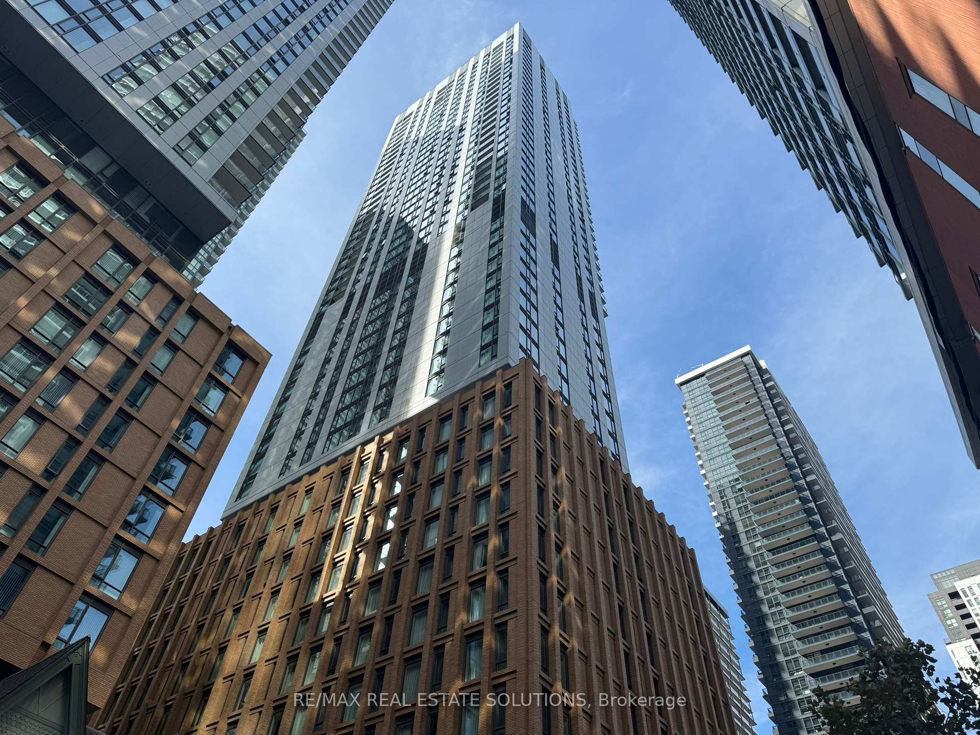 Front of Unit 3726, 28 Widmer Street