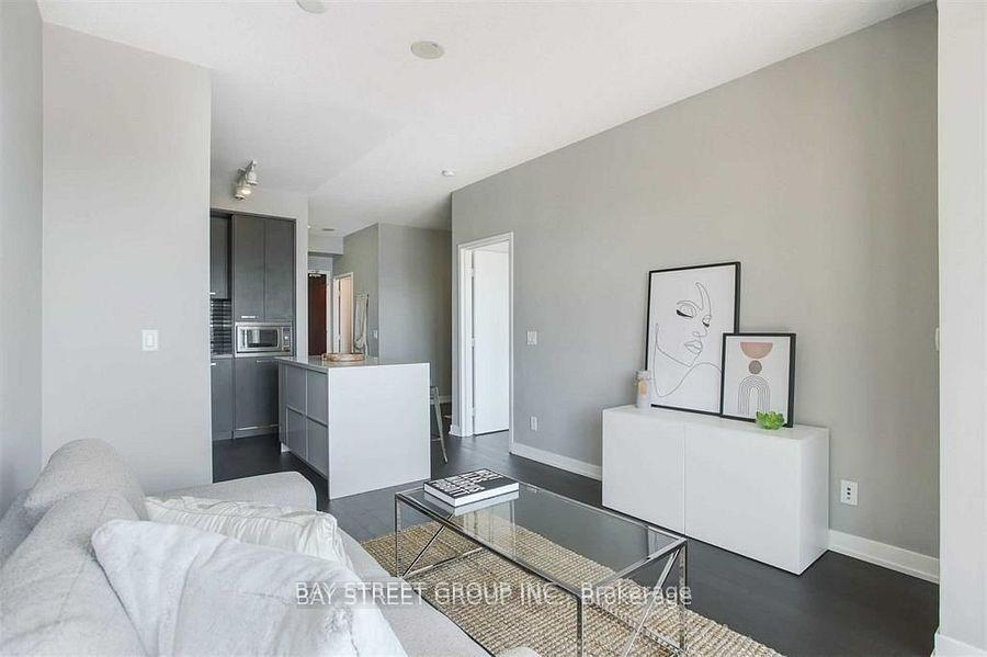 Photo 4 of Unit N919, 120 Bayview Avenue, Toronto, Waterfront Communities — HOMEH