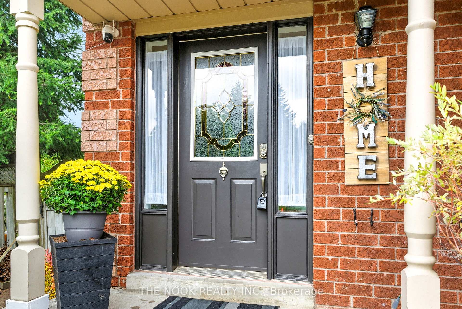 Photo 3 of 60 Landerville Lane, Clarington, Bowmanville — HOMEH