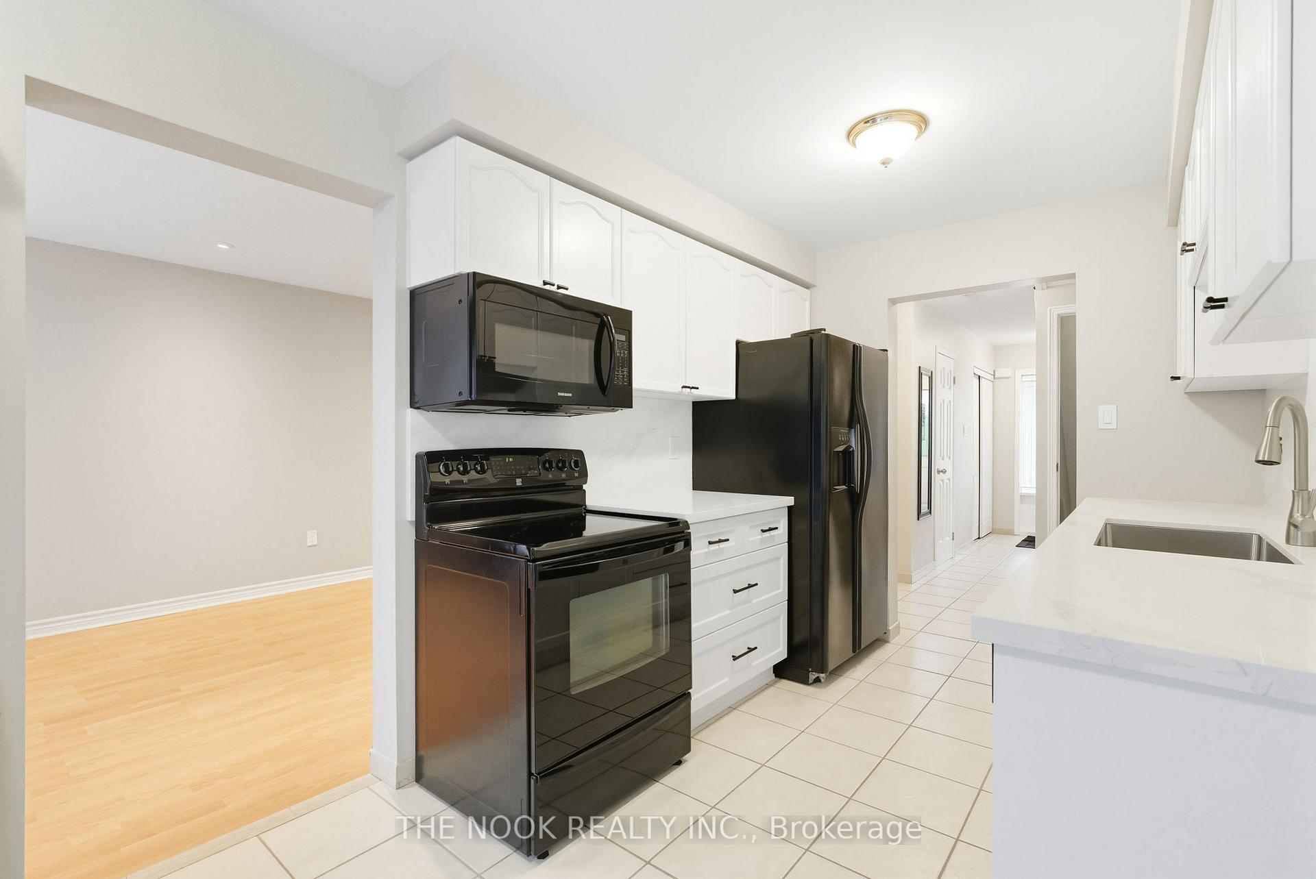 Photo 6 of 60 Landerville Lane, Clarington, Bowmanville — HOMEH