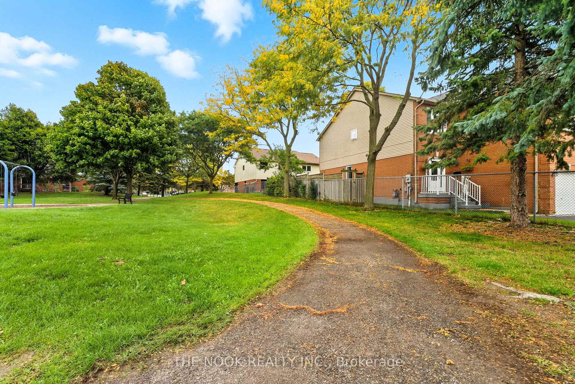 Photo 45 of 60 Landerville Lane, Clarington, Bowmanville — HOMEH
