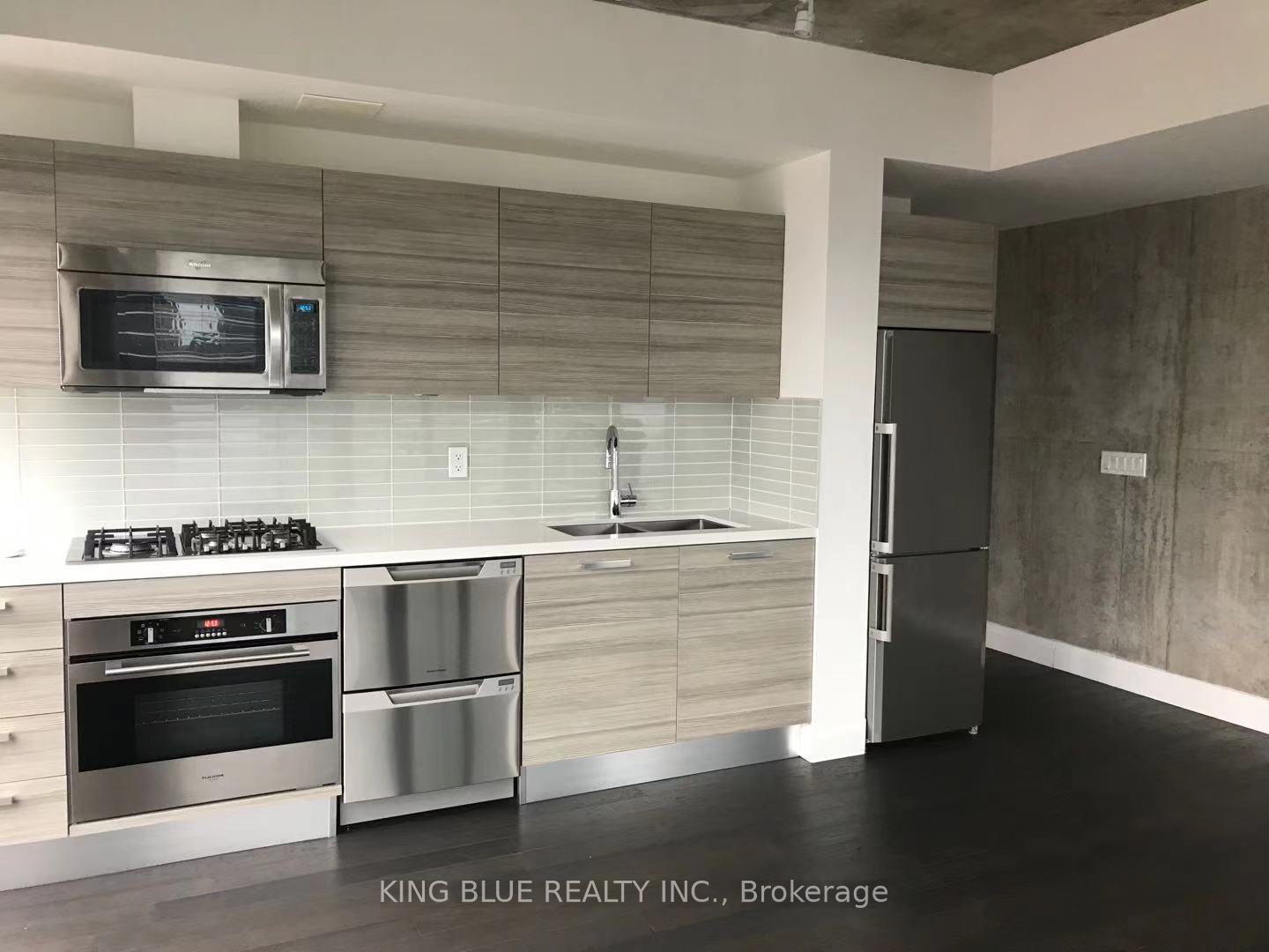 Front of Unit 1707, 224 King Street W
