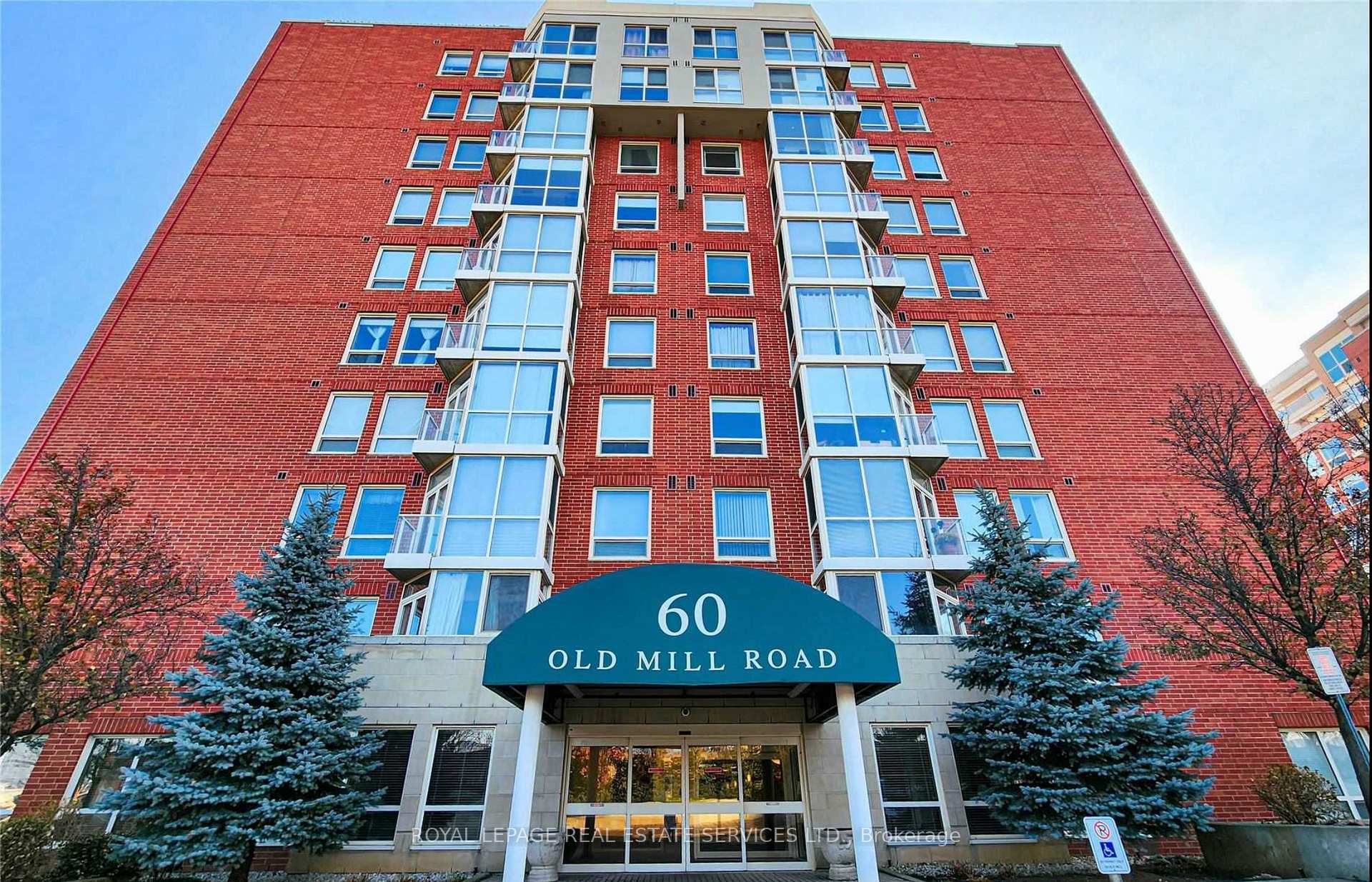 Front of Unit UPH5, 60 Old Mill Road