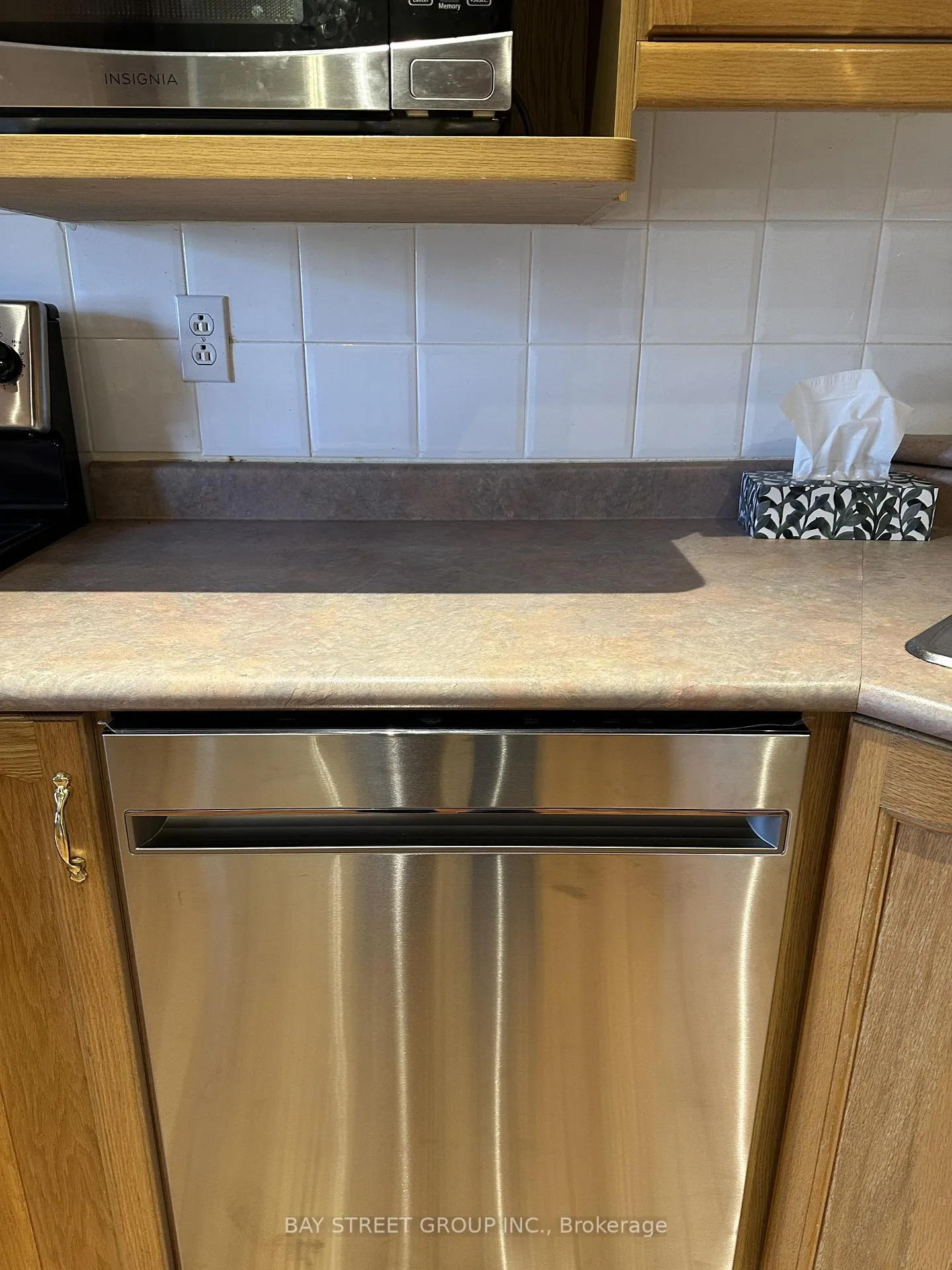 Photo 13 of Unit 34, 810 Golf Links Road, Hamilton, Meadowlands — HOMEH