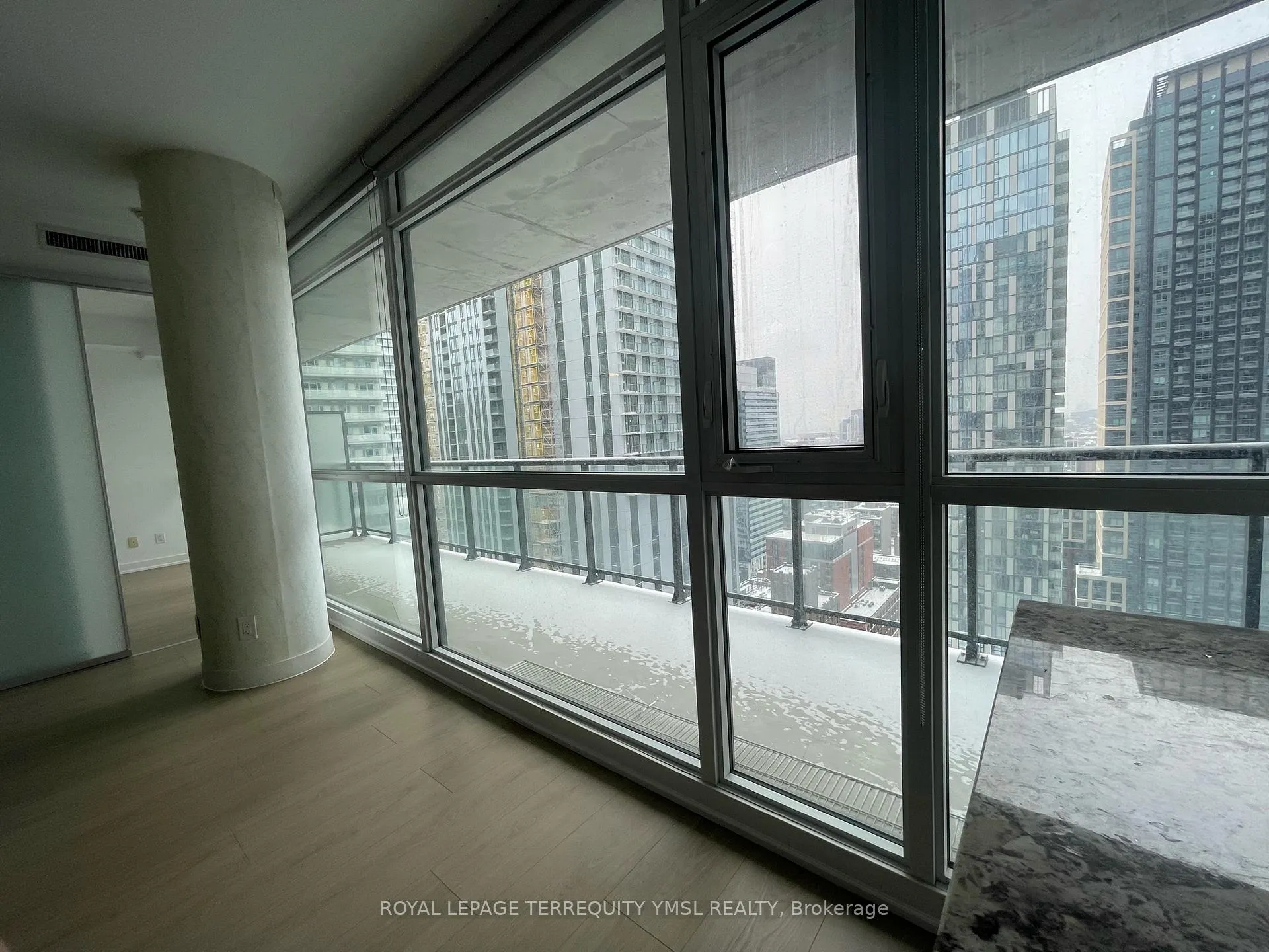 Photo 7 of Unit 2701, 290 Adelaide Street, Toronto, Waterfront Communities — HOMEH