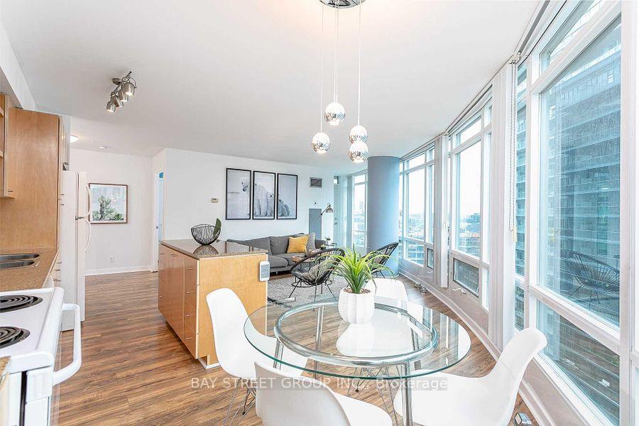 Photo 8 of Unit 2210, 361 Front Street, Toronto, Waterfront Communities — HOMEH