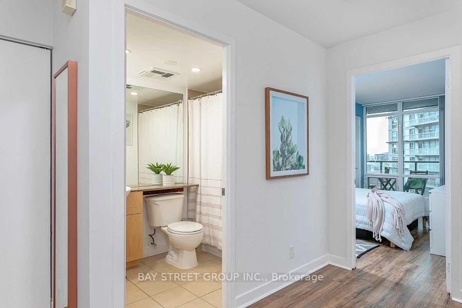 Photo 11 of Unit 2210, 361 Front Street, Toronto, Waterfront Communities — HOMEH