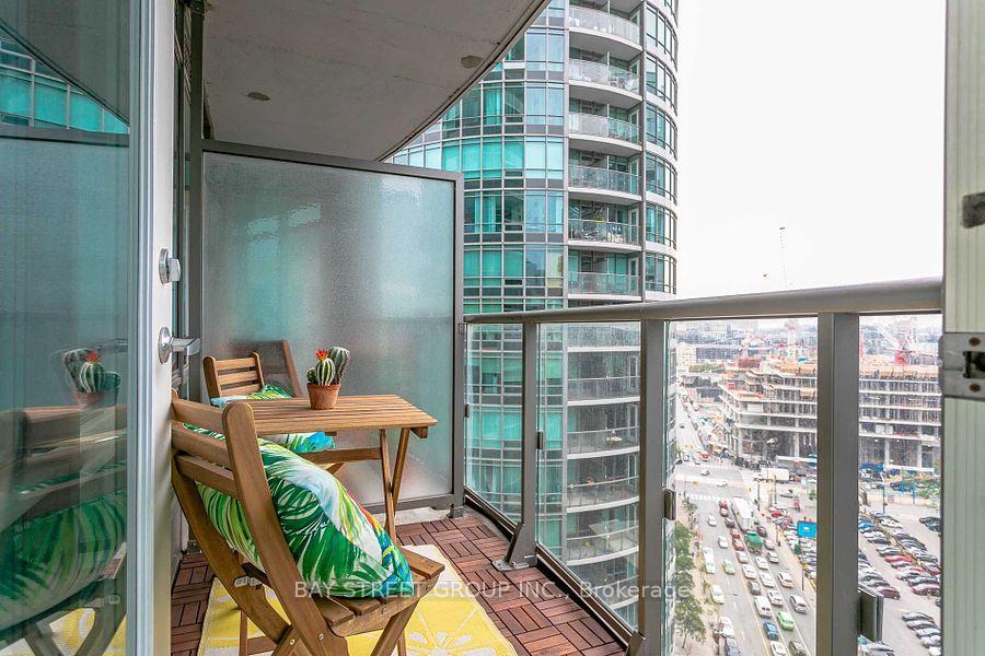 Photo 15 of Unit 2210, 361 Front Street, Toronto, Waterfront Communities — HOMEH