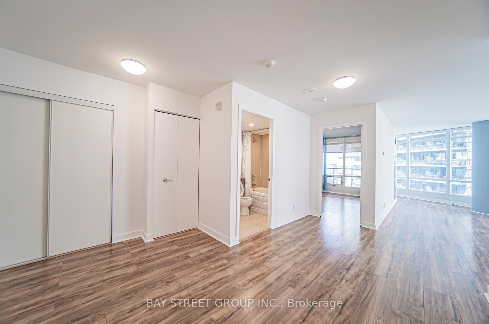 Photo 17 of Unit 2210, 361 Front Street, Toronto, Waterfront Communities — HOMEH