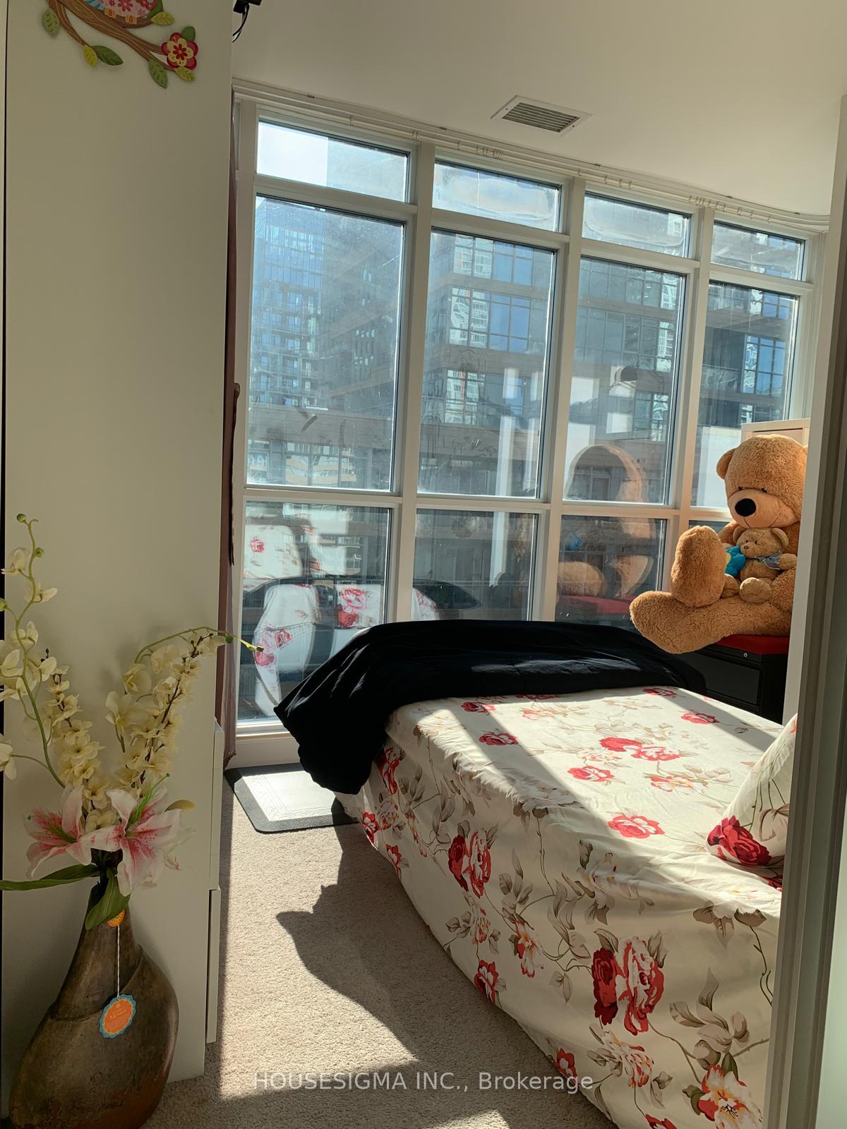 Photo 8 of Unit 1032, 15 Iceboat Terrace, Toronto, Waterfront Communities — HOMEH