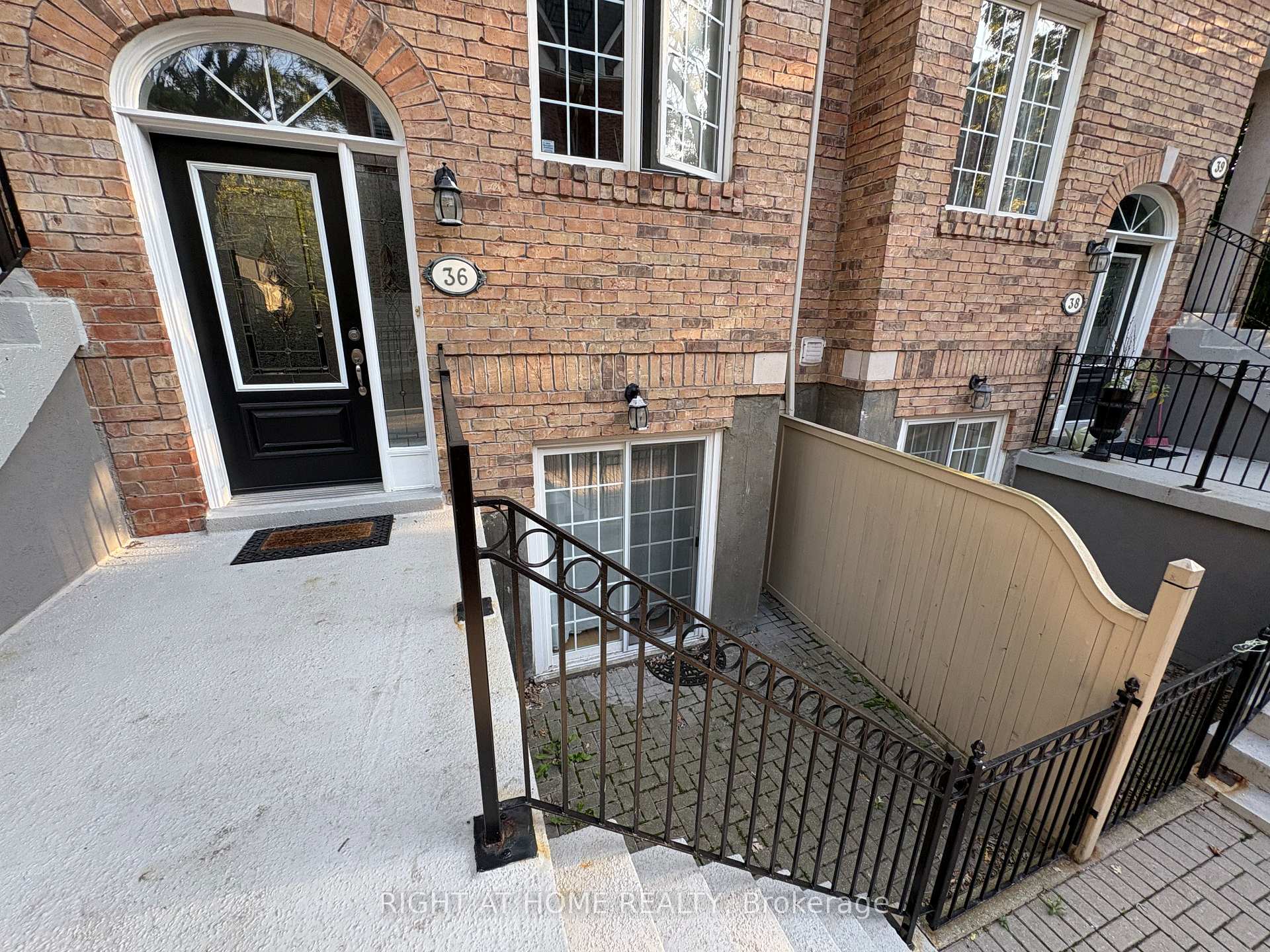 Photo 45 of Unit 36, 32 Rusholme Park Crescent, Toronto, Little Portugal — HOMEH