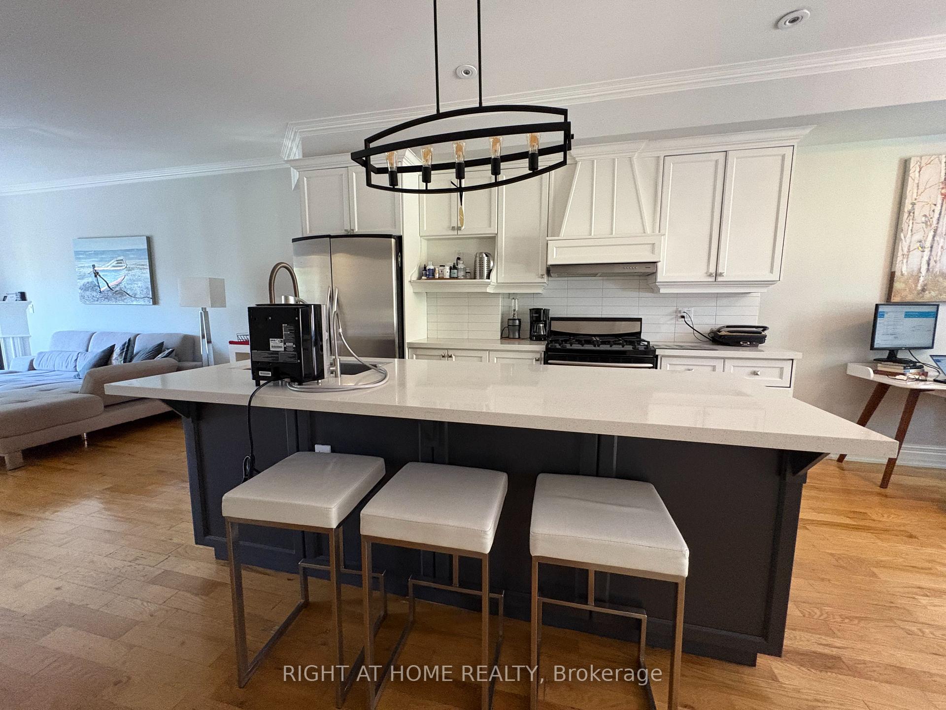 Photo 5 of Unit 36, 32 Rusholme Park Crescent, Toronto, Little Portugal — HOMEH