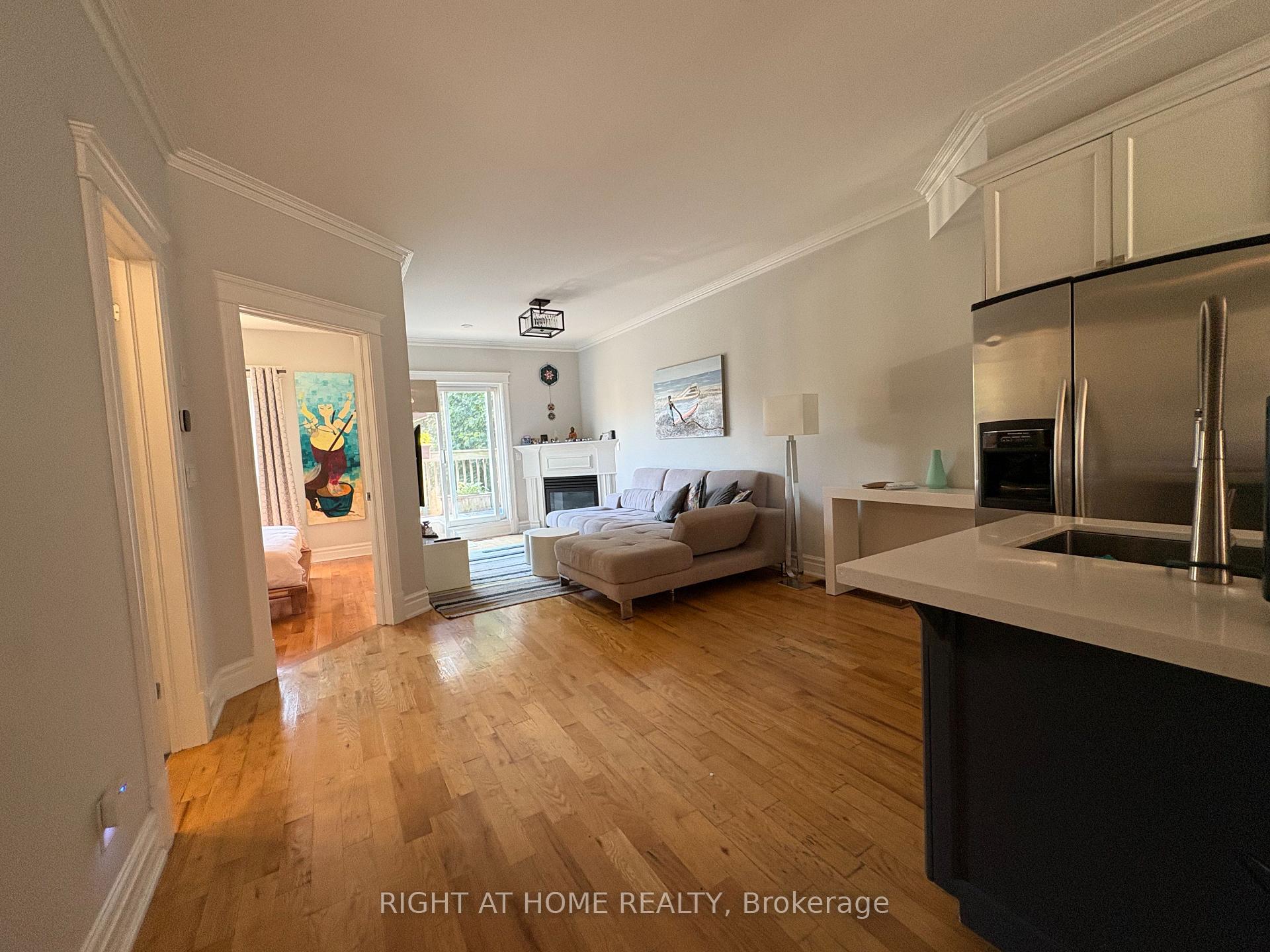 Photo 6 of Unit 36, 32 Rusholme Park Crescent, Toronto, Little Portugal — HOMEH