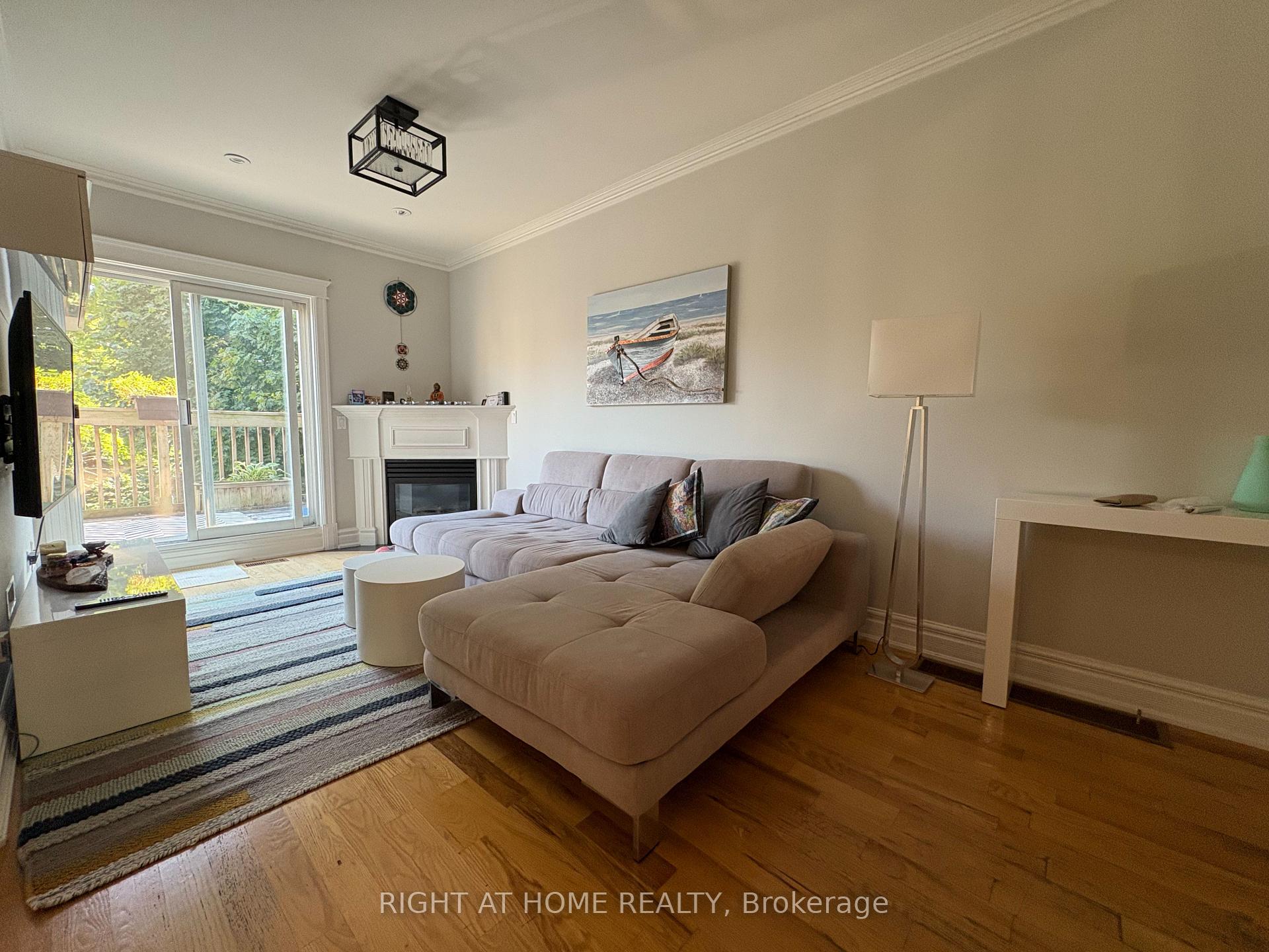 Photo 7 of Unit 36, 32 Rusholme Park Crescent, Toronto, Little Portugal — HOMEH