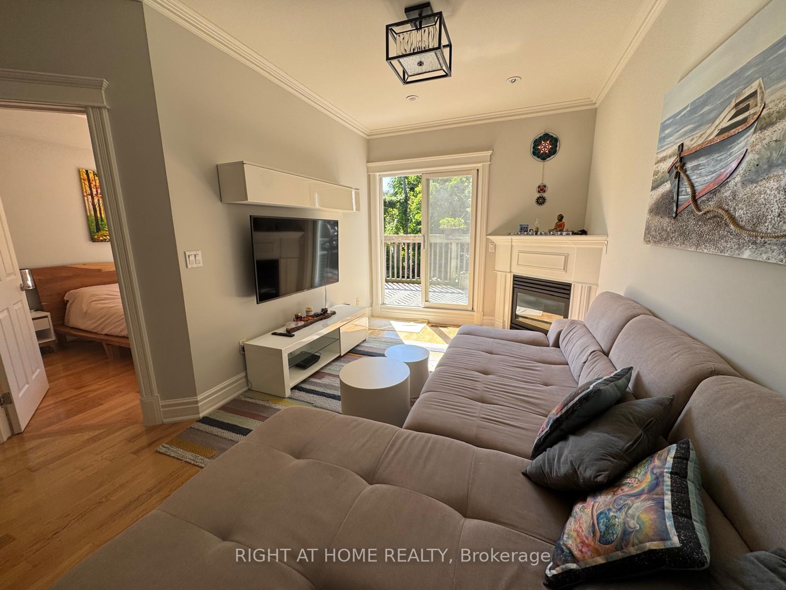 Photo 8 of Unit 36, 32 Rusholme Park Crescent, Toronto, Little Portugal — HOMEH