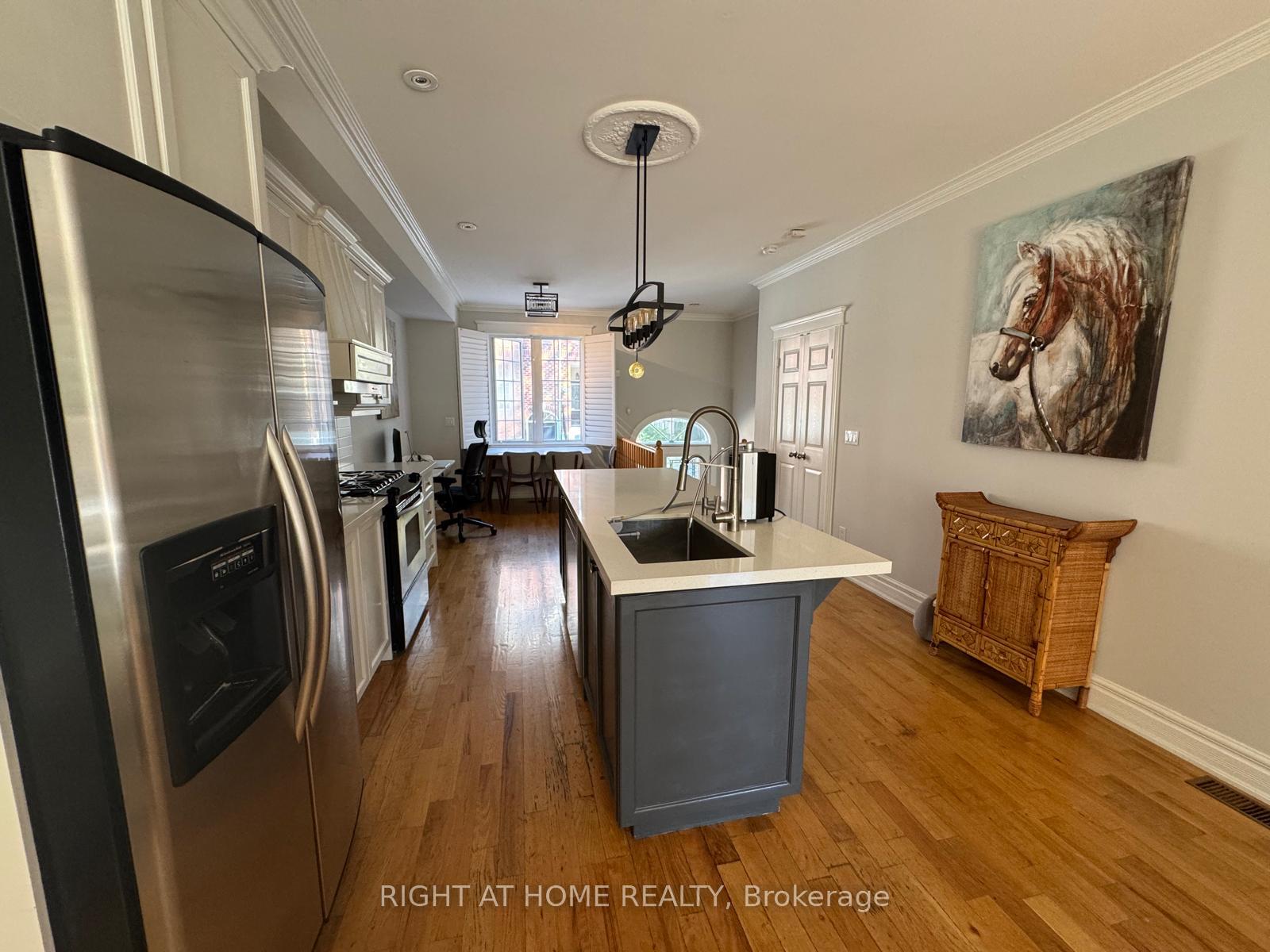 Photo 11 of Unit 36, 32 Rusholme Park Crescent, Toronto, Little Portugal — HOMEH